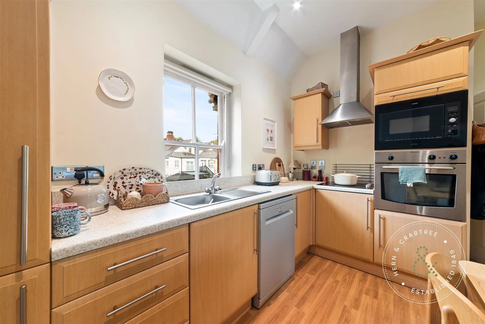 Lounge/Kitchen