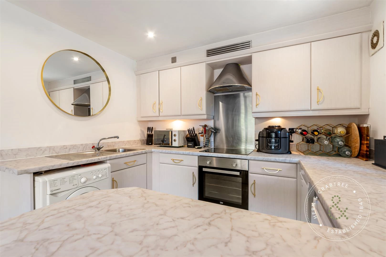 Lounge/Kitchen