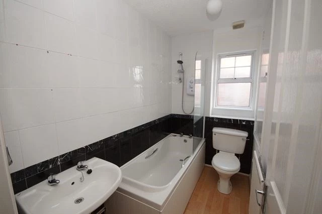 BATHROOM.jpeg