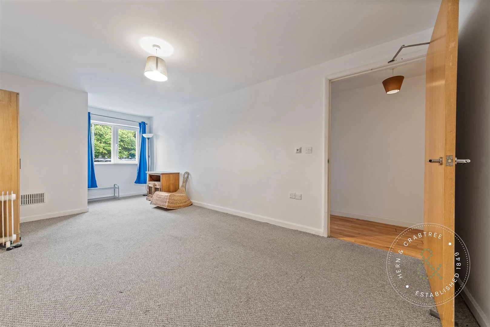 Woodley-Court-02.jpg