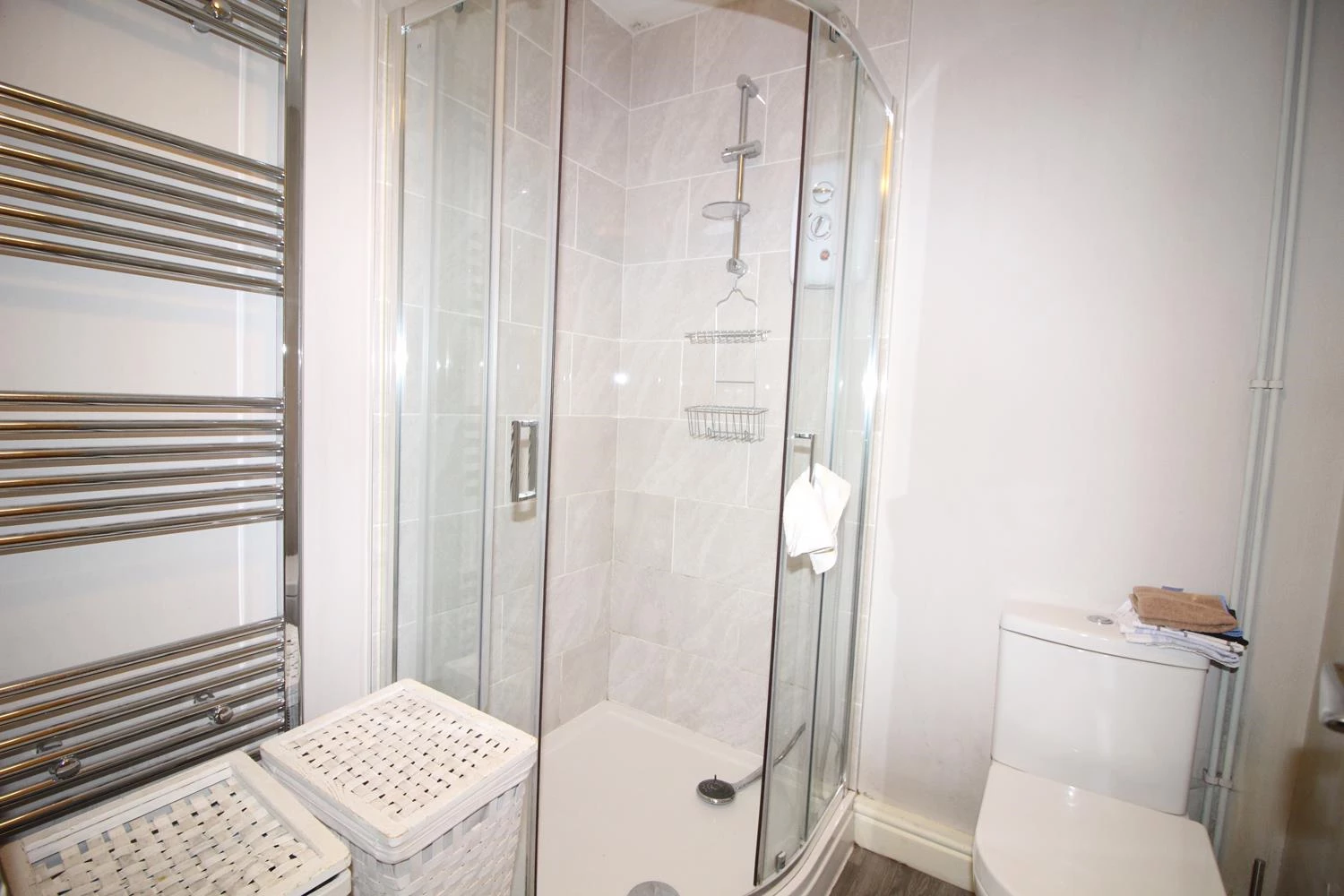 ensuite.jpg