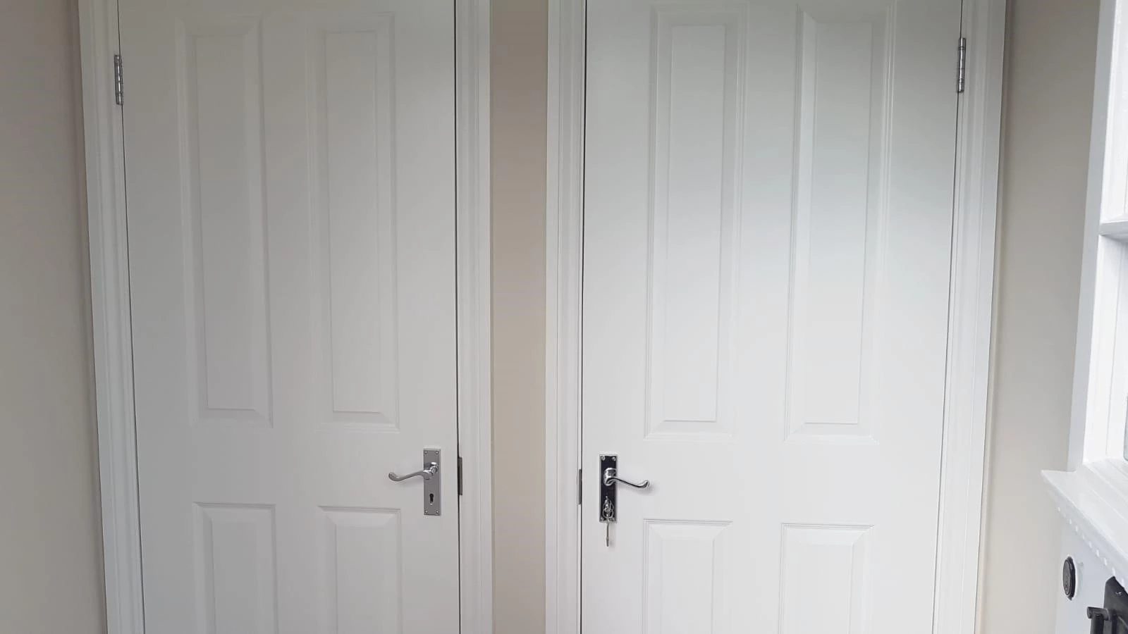 Flat entrance doors