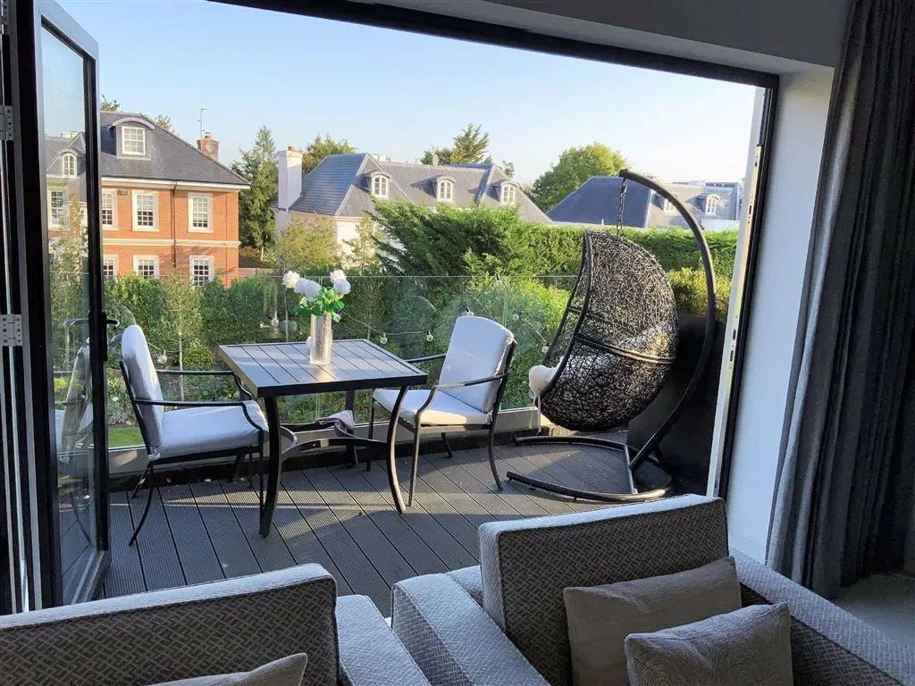 Property For Sale Beech Hill, Hadley Wood, EN4 3 Bedroom Apartment