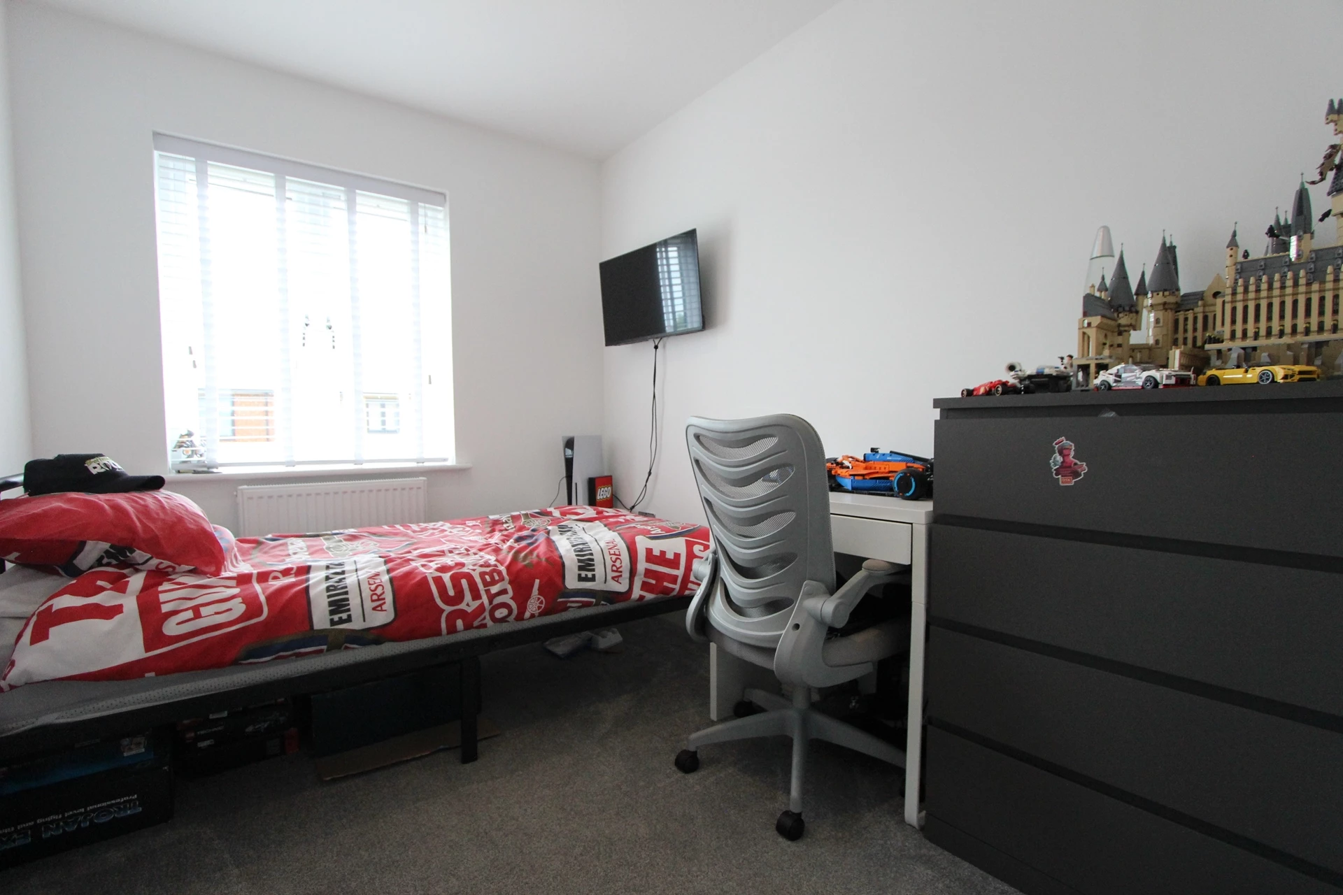 Photo 10