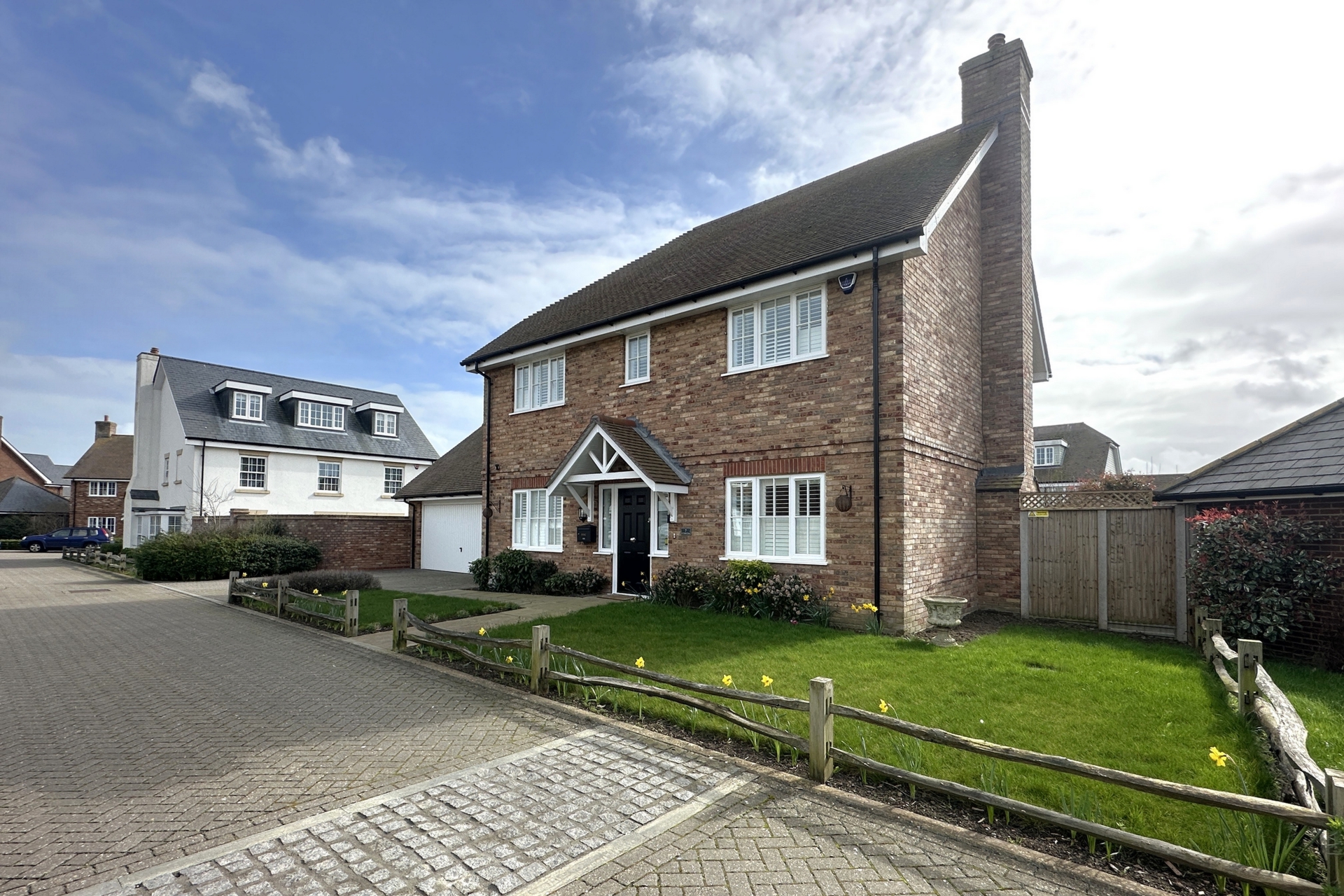 St Crispin Close, Worth, Kent, CT14