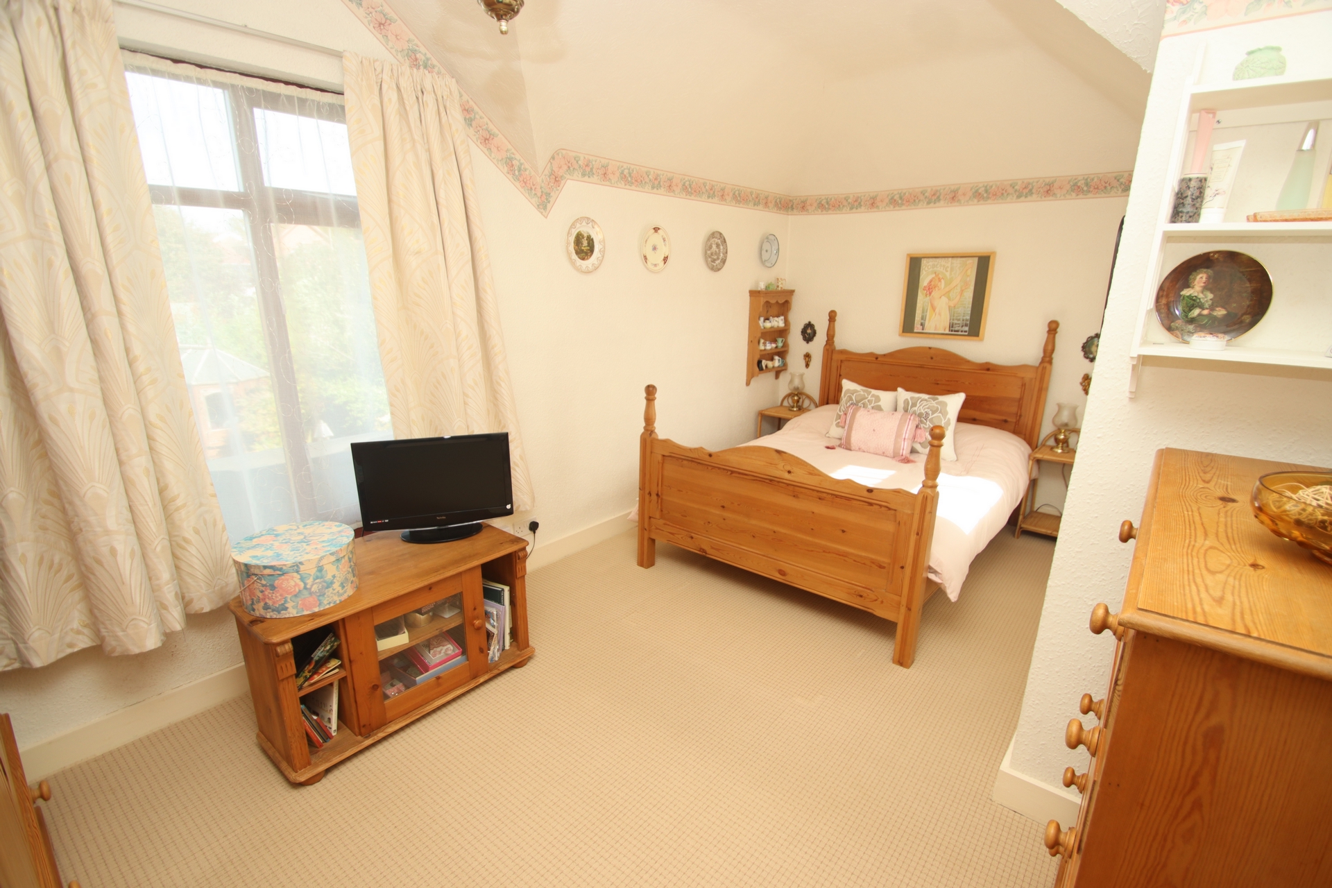 Property For Sale Worlds End Lane, Chelsfield, BR6 4 Bedroom Detached through Kenton Property