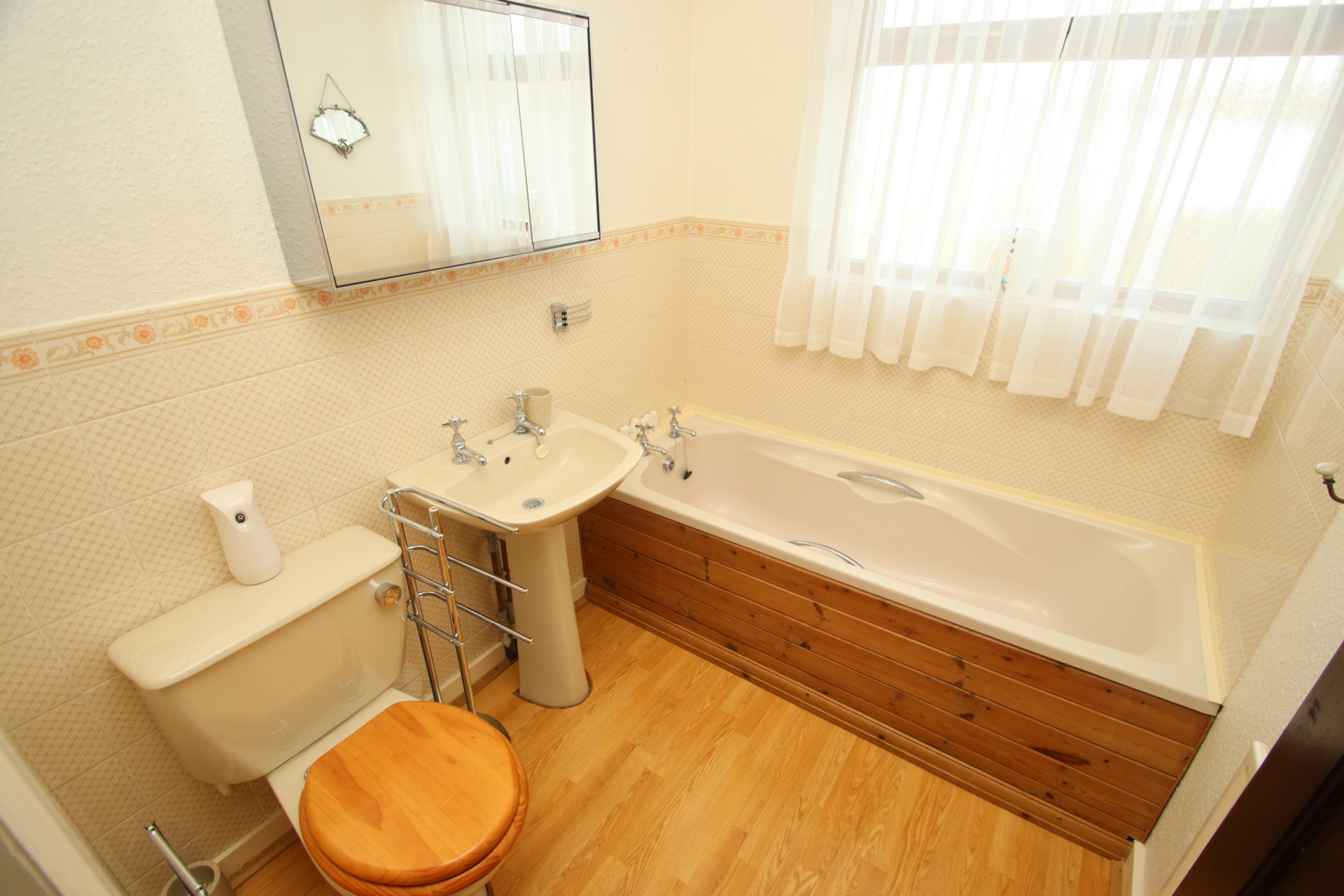 Property For Sale Worlds End Lane, Chelsfield, BR6 4 Bedroom Detached