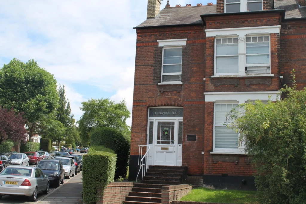 Regents Park Road Finchley London N3
