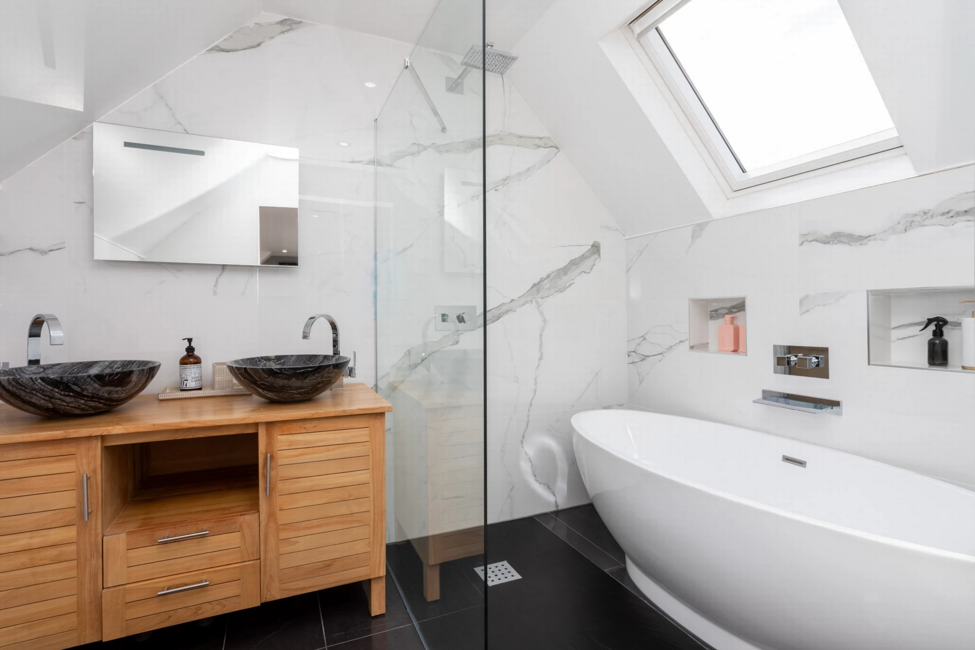En-suite bathroom