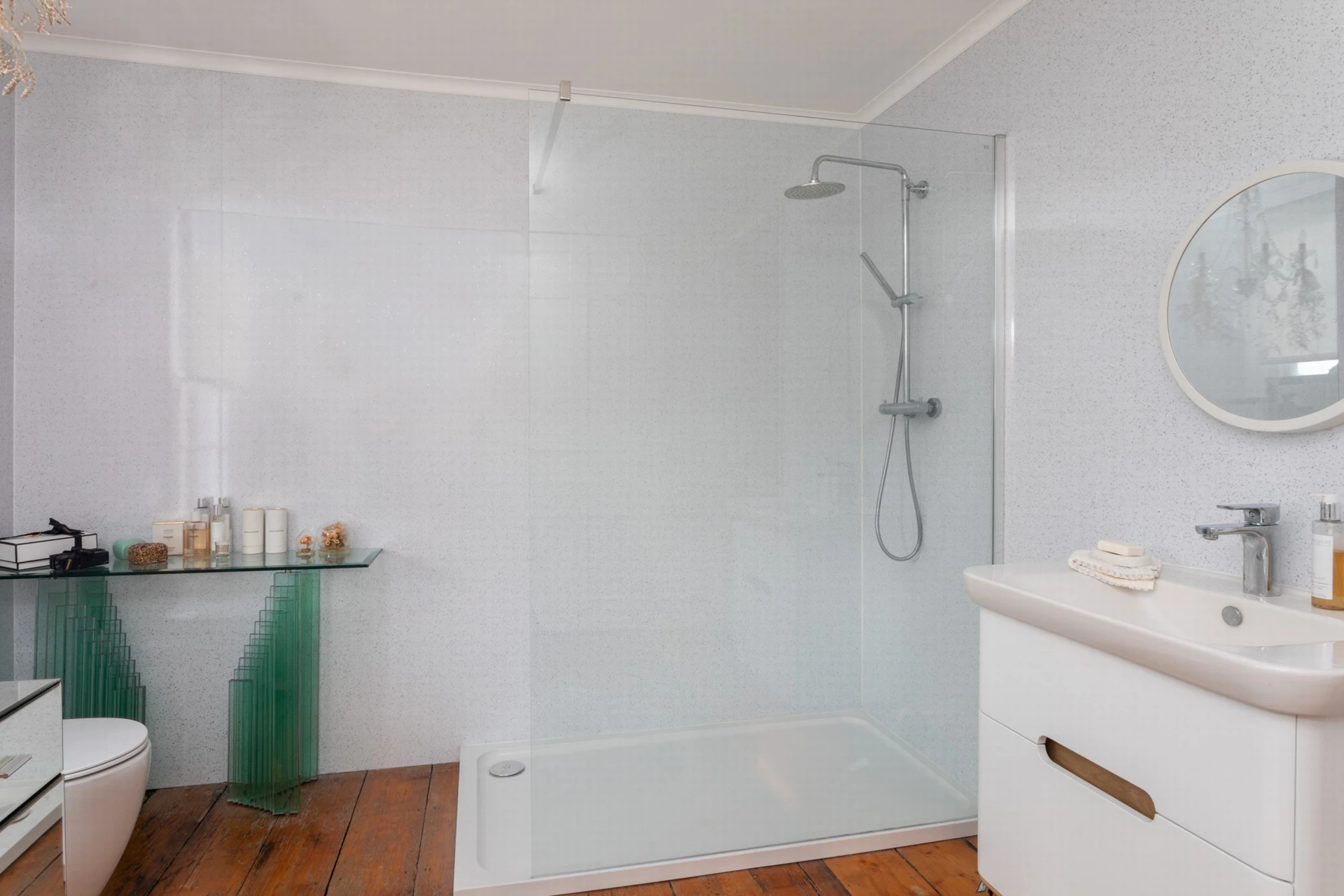 En-suite shower room