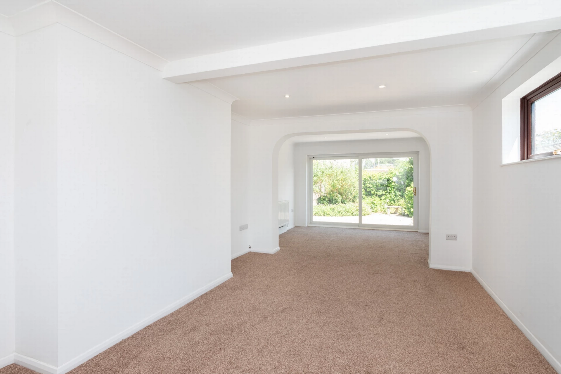 Sitting/dining room