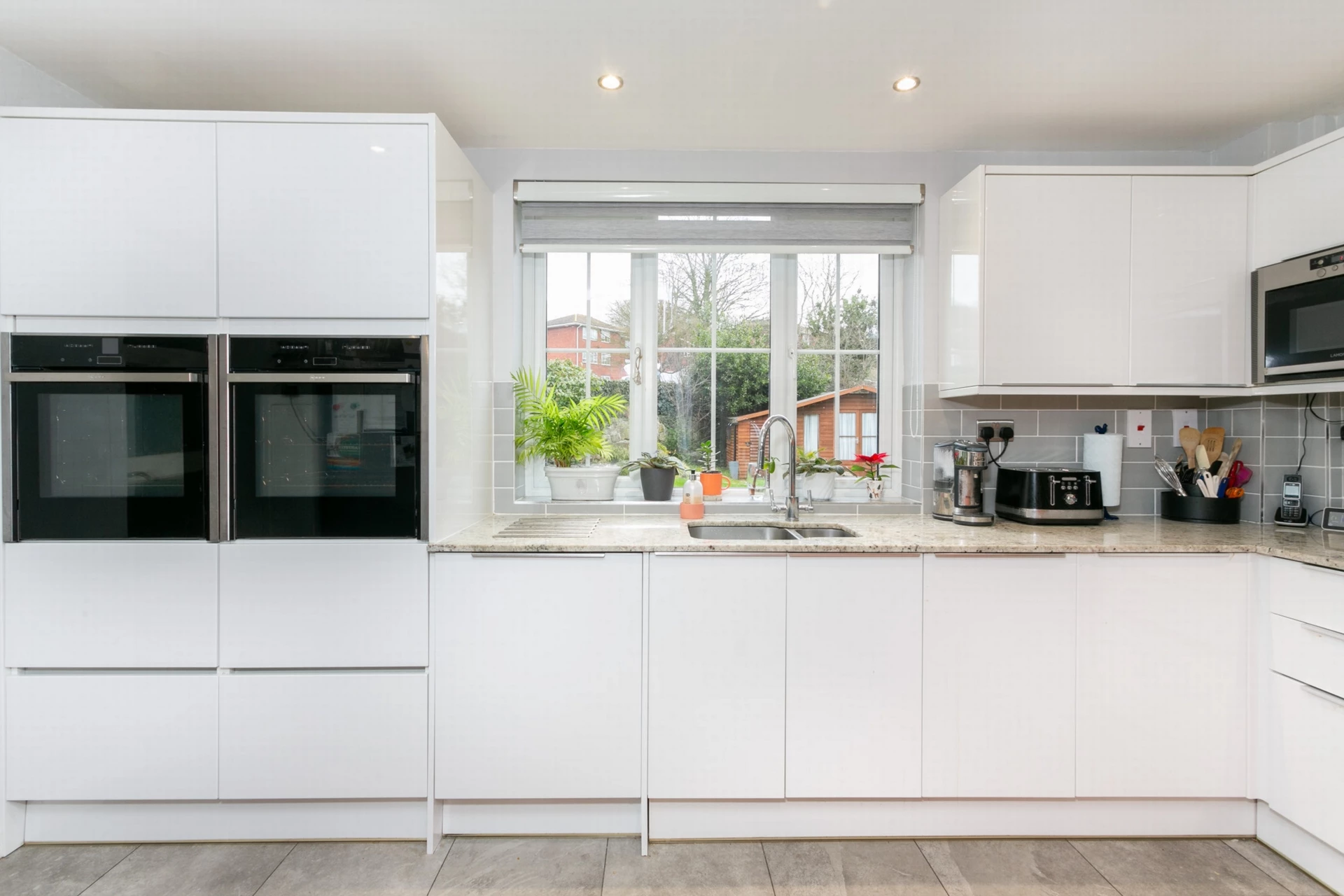 Kitchen/dining/living