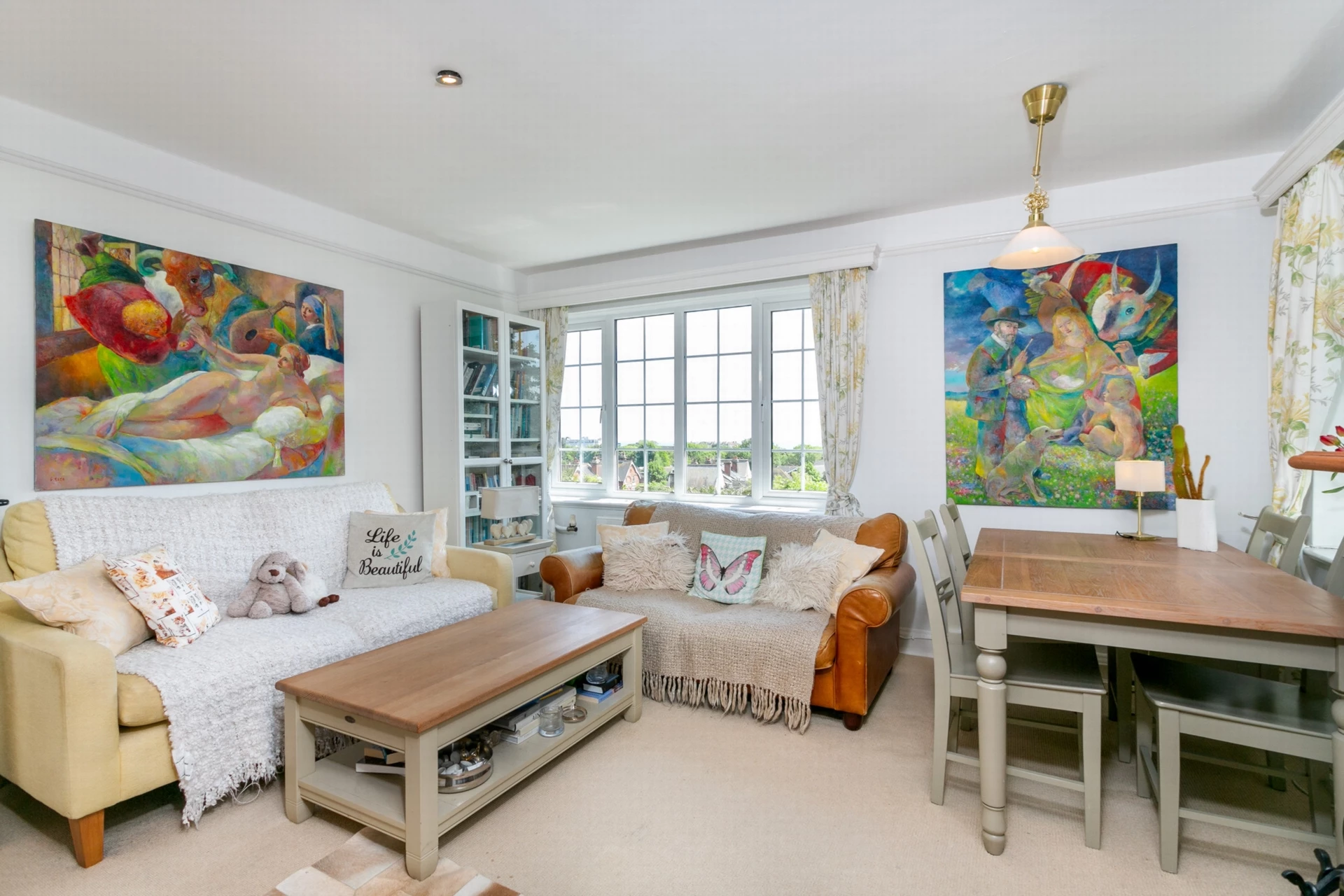 Kitchen/dining/living