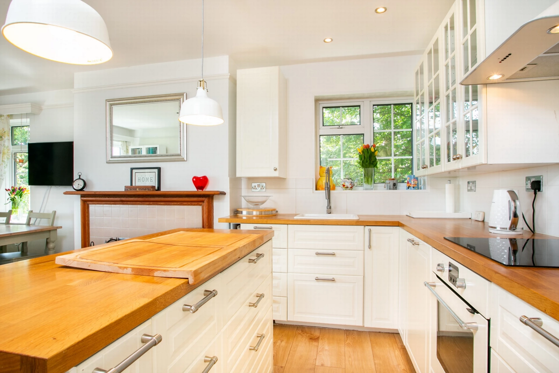 Kitchen/dining/living