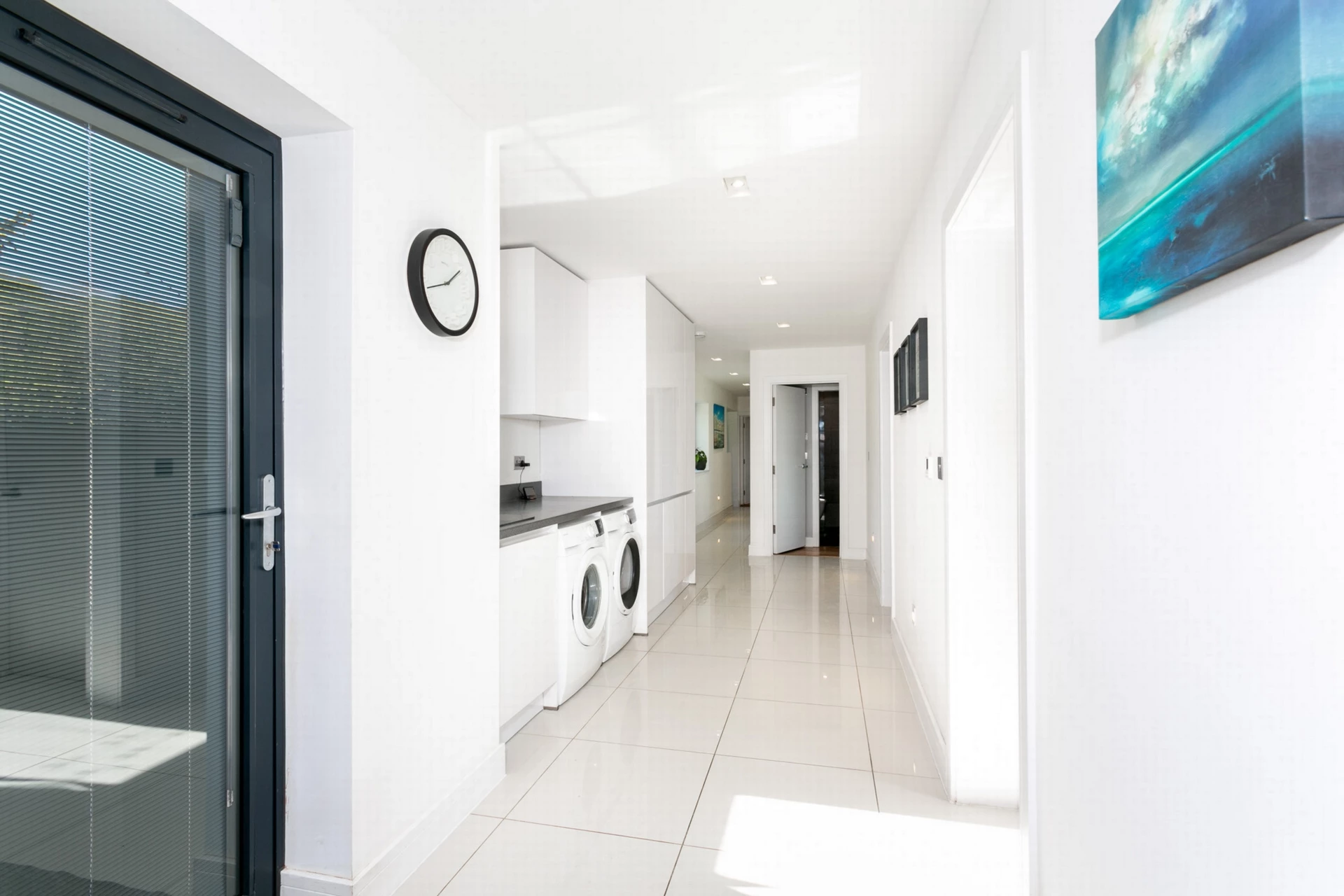 Inner hallay/utility