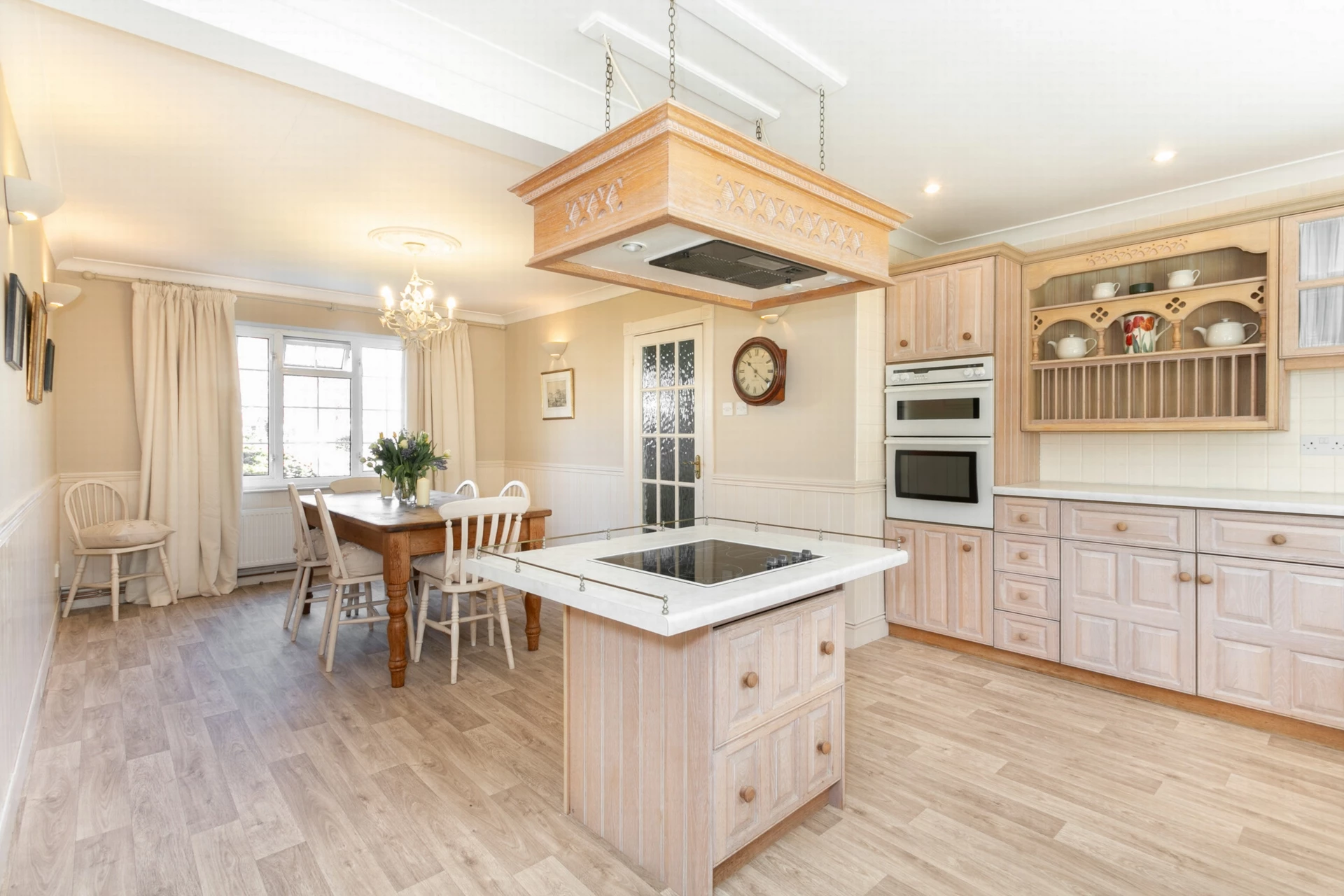 Kitchen/breakfast rm