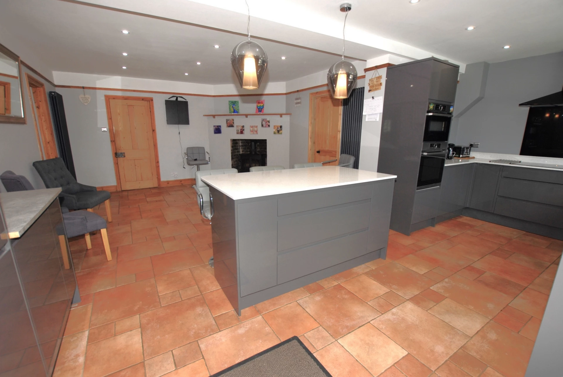 Kitchen/dining/living