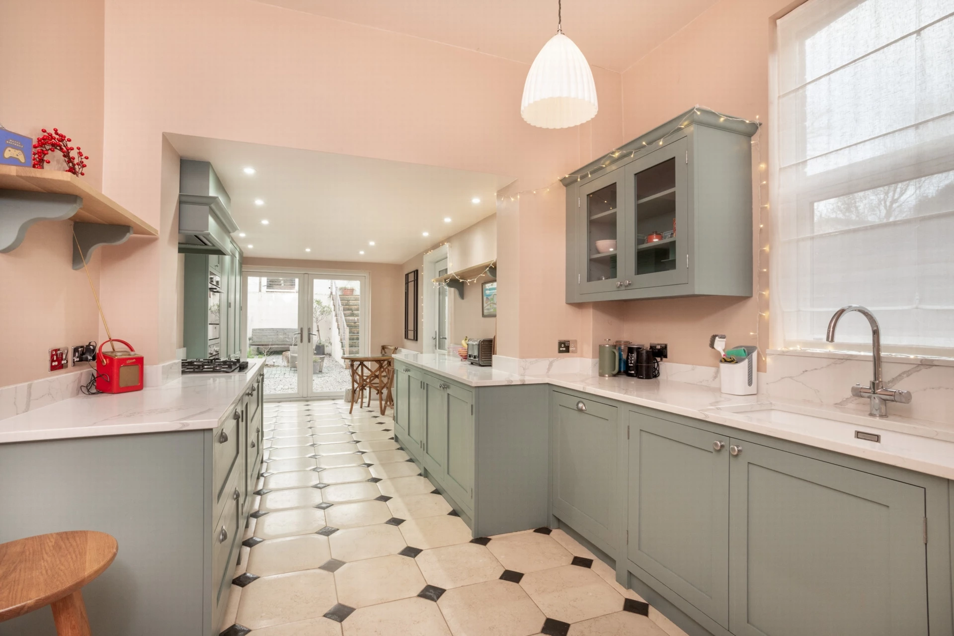 Kitchen/breakfast rm