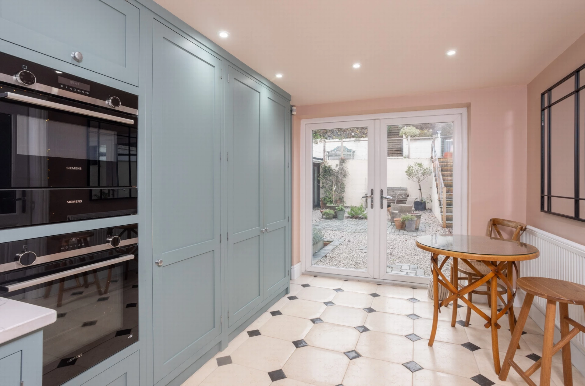 Kitchen/breakfast rm