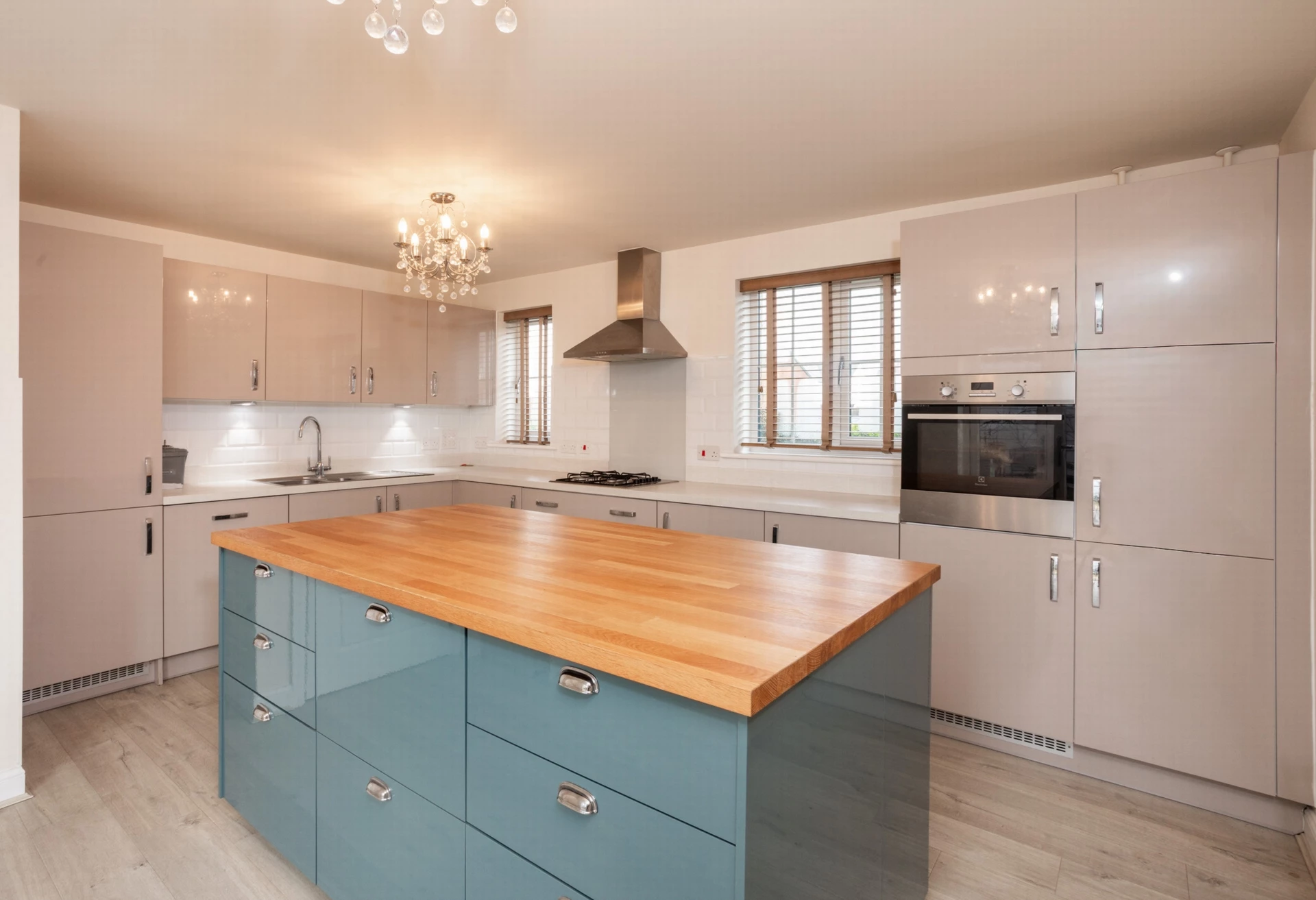 Kitchen/breakfast rm