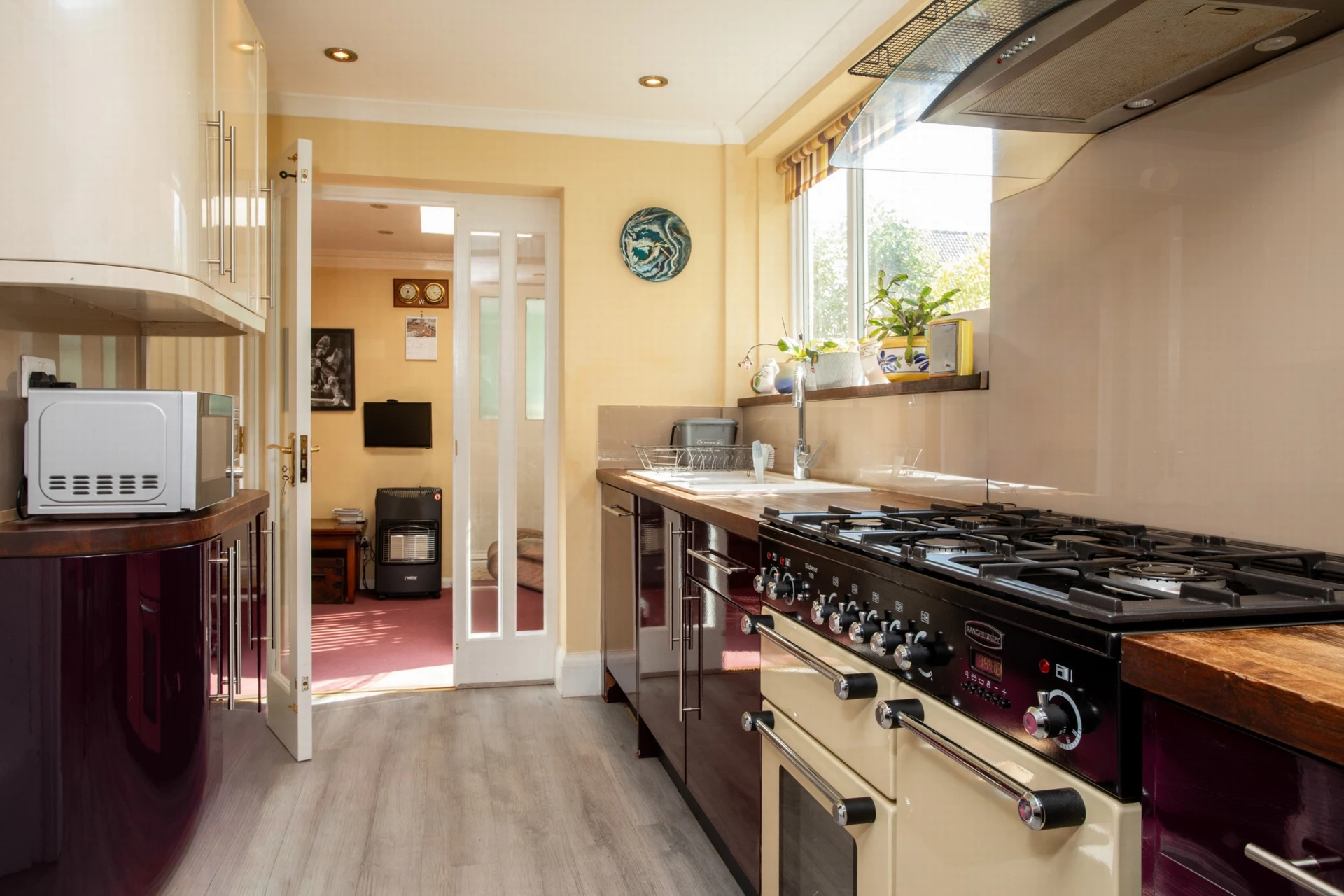 Kitchen/breakfast rm