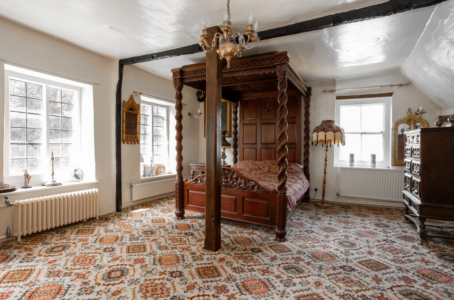 Principal bedroom