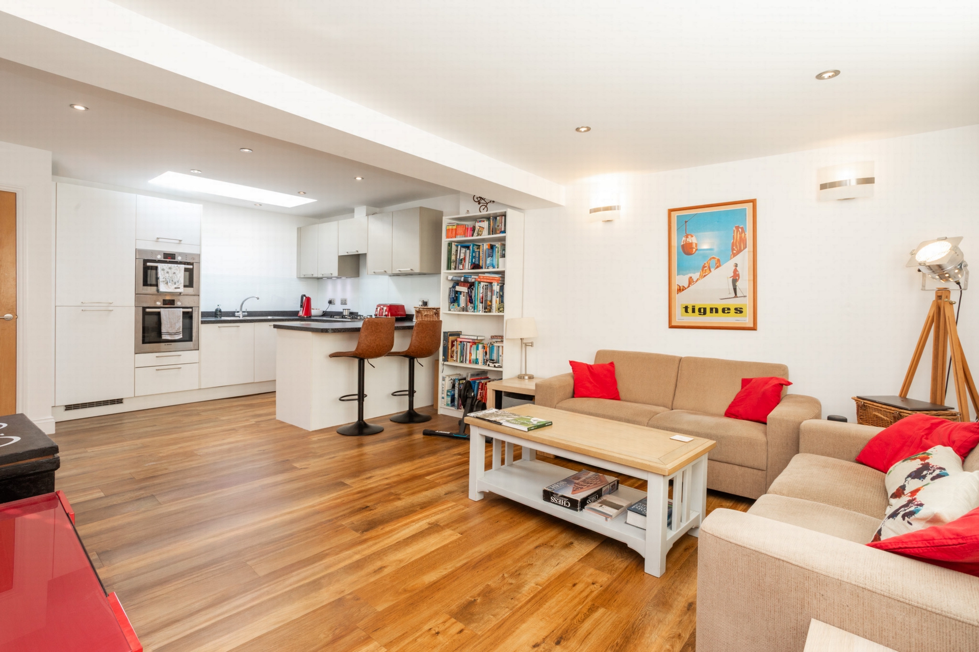 Kitchen/dining/living space