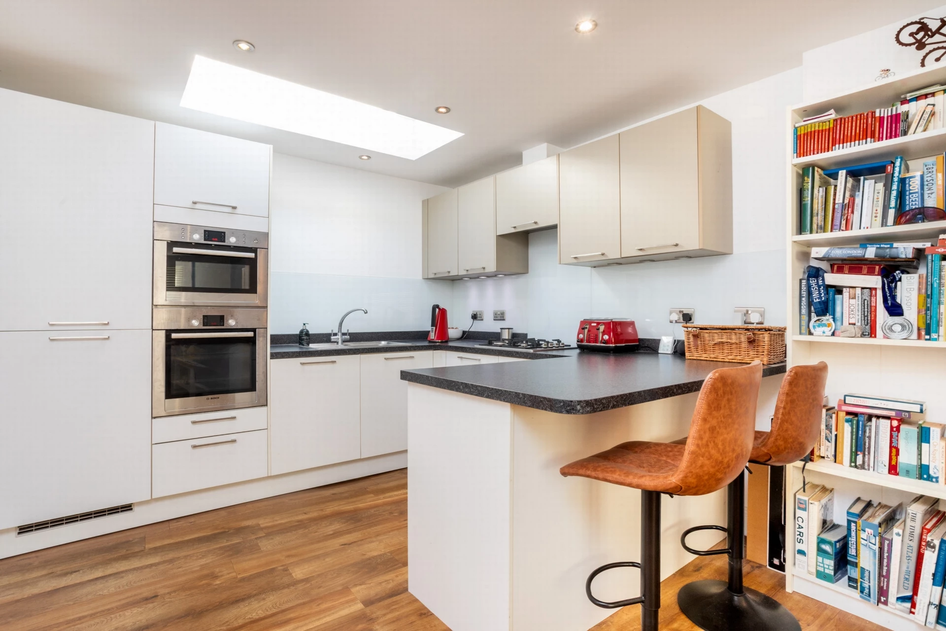 Kitchen/dining/living space