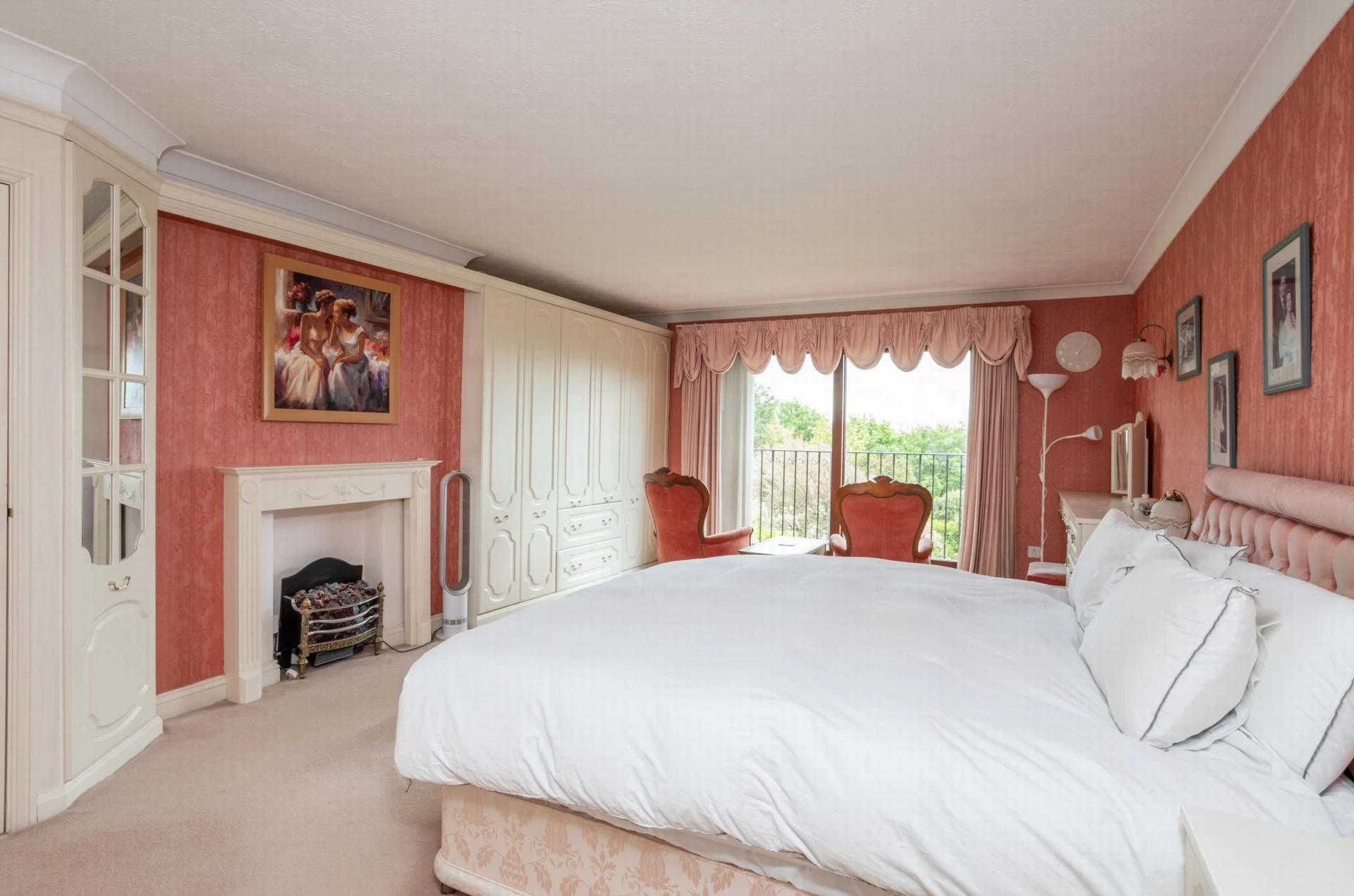 Principal bedroom