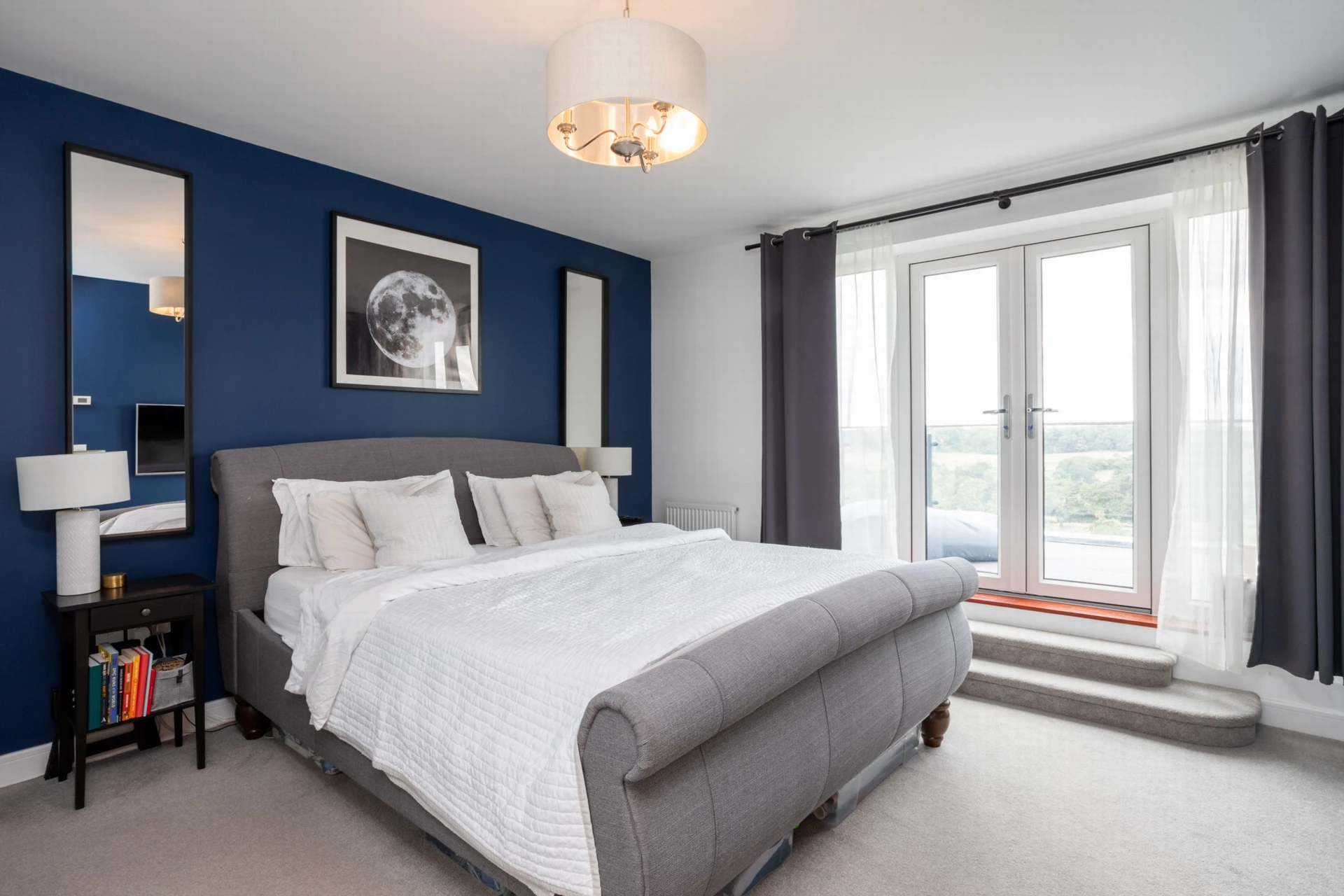 Principal bedroom
