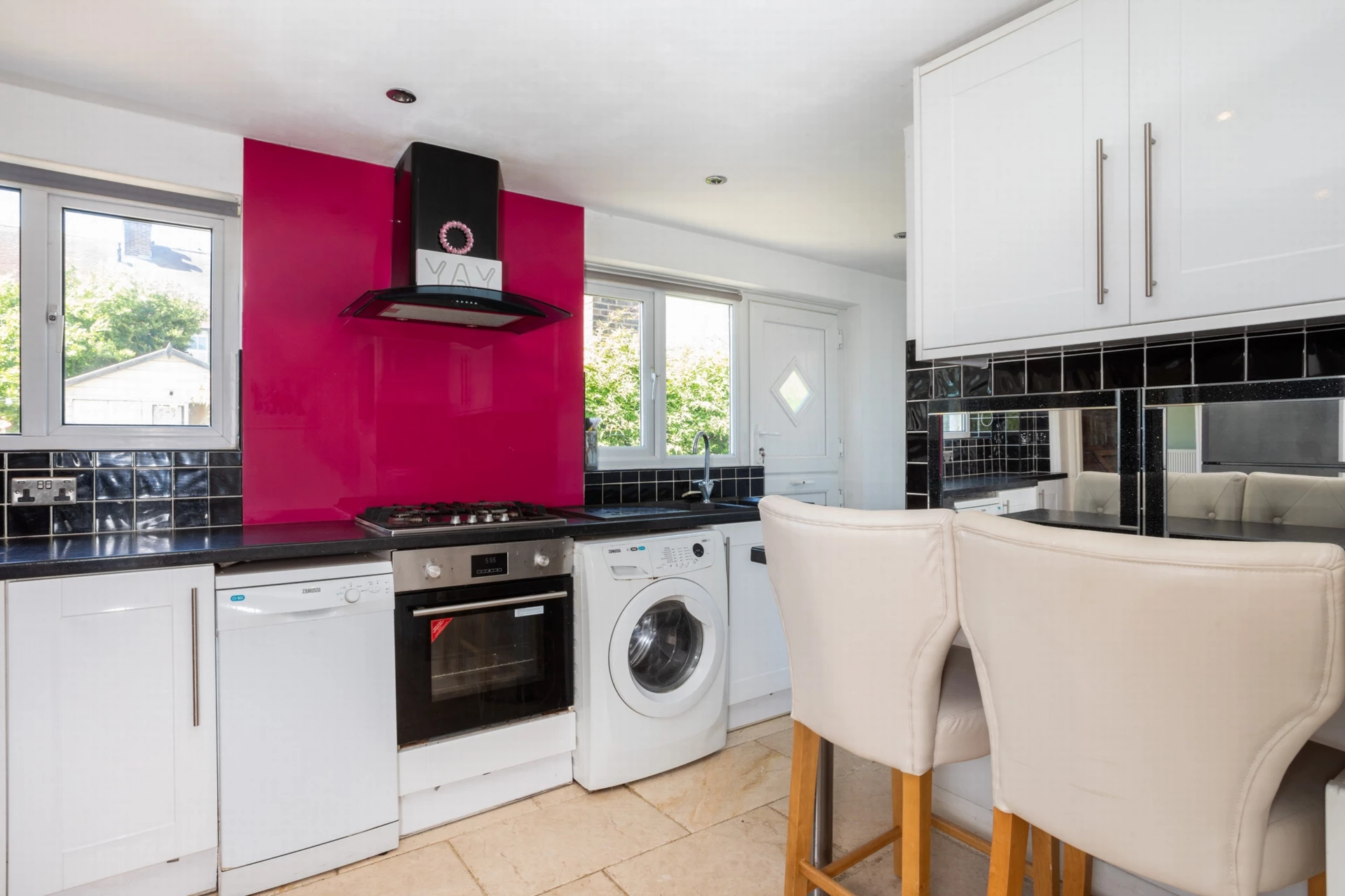 Kitchen/breakfast rm