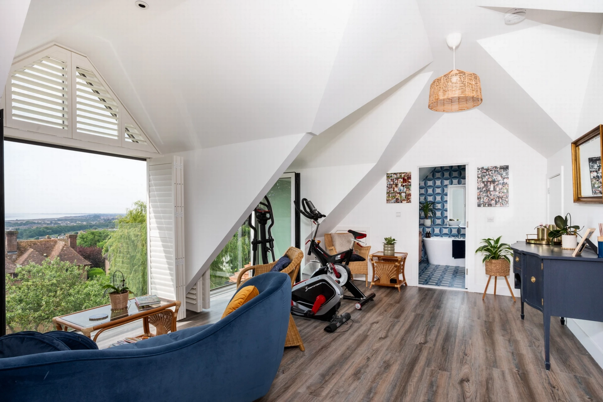 Principal bedroom