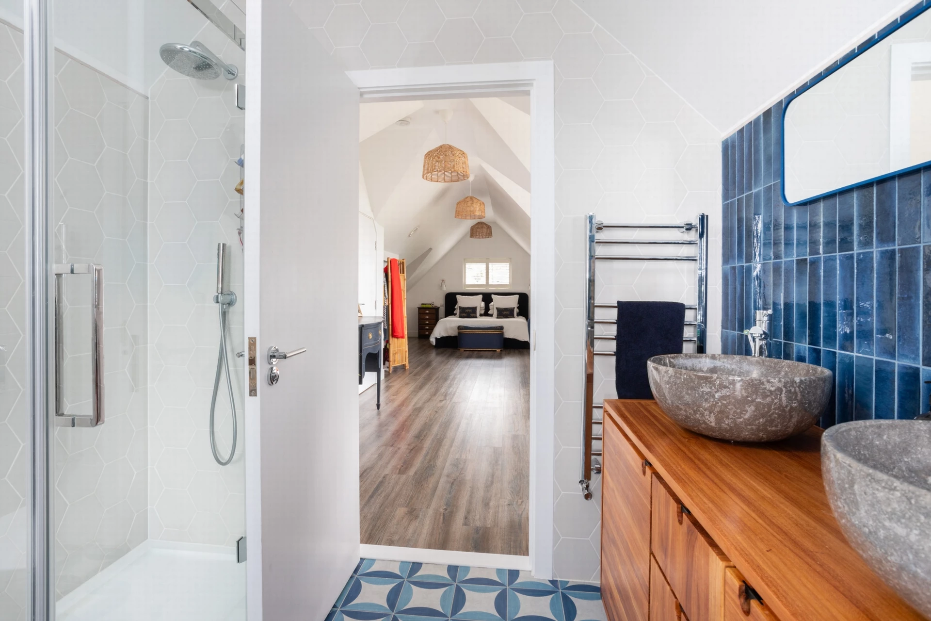 En-suite bathroom