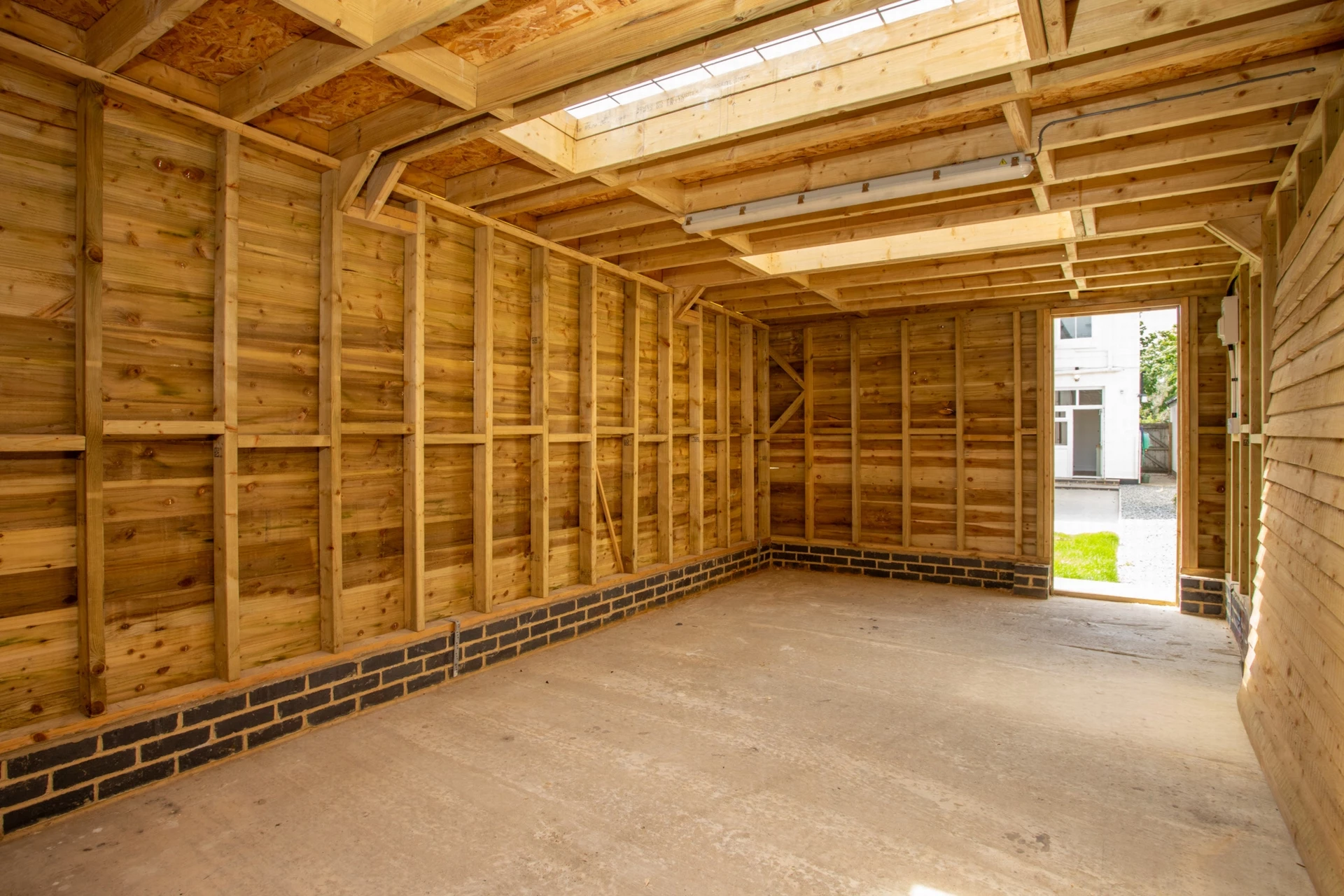 Garage/workshop