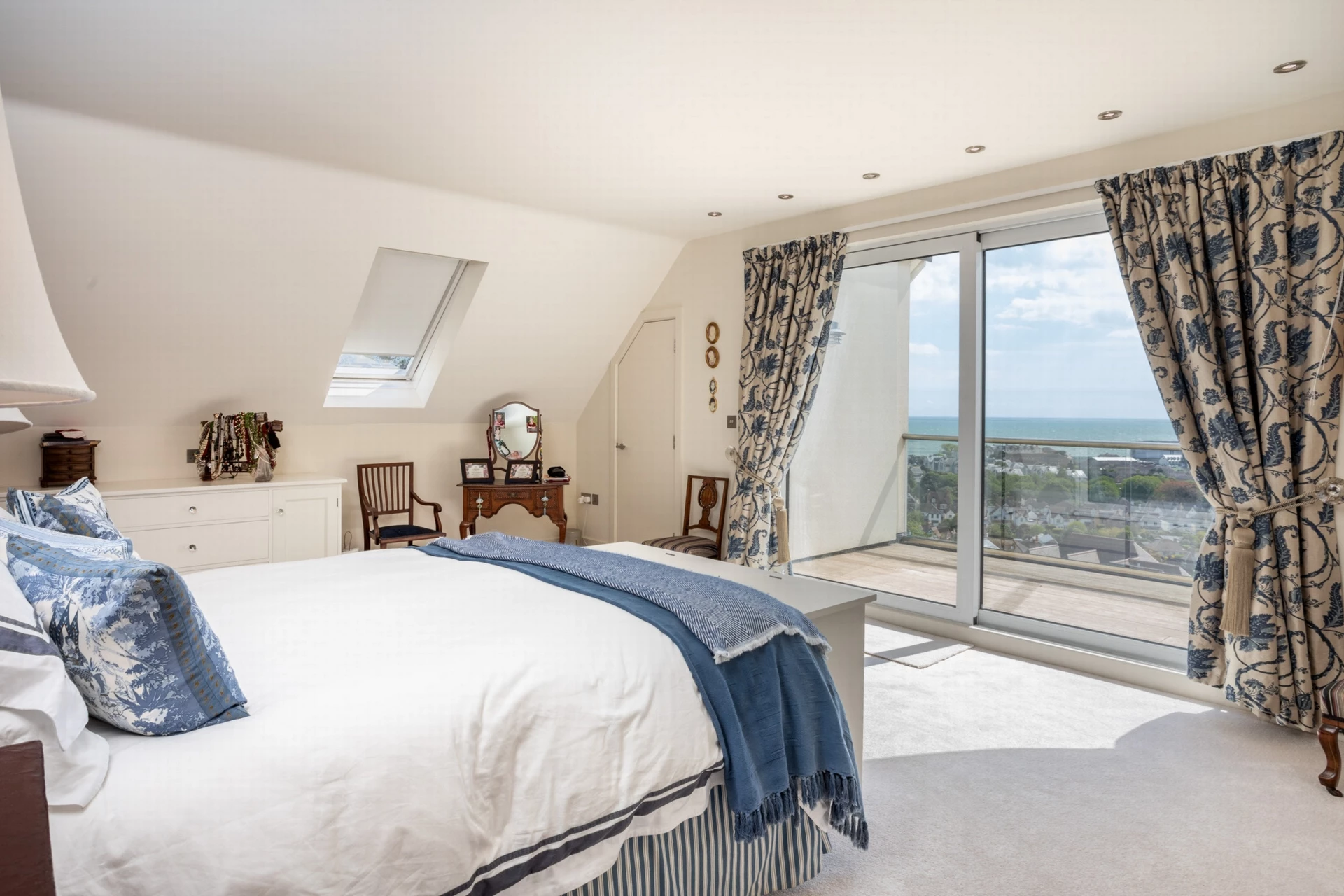 Principal bedroom suite