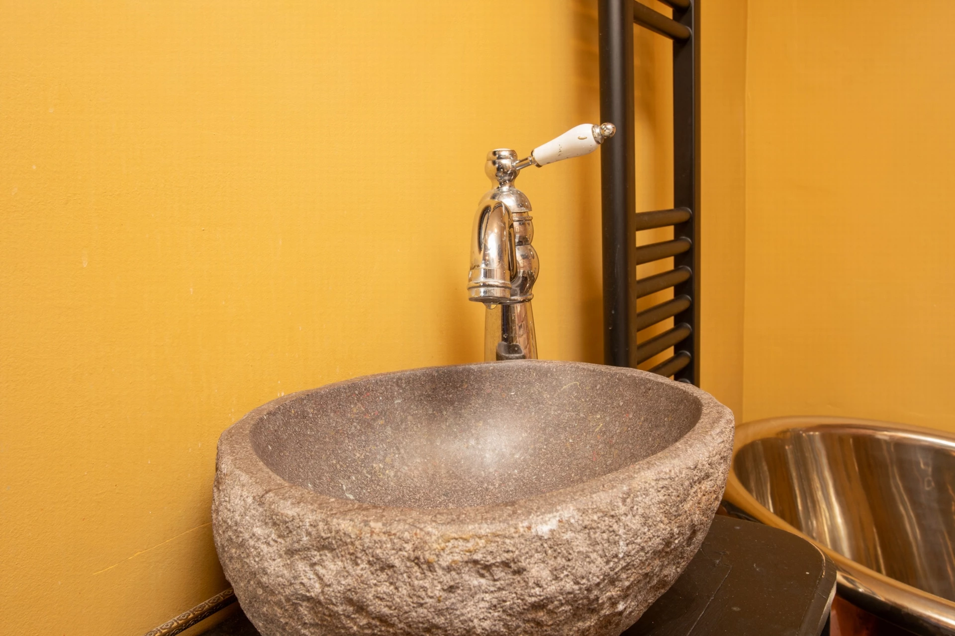 Wash basin