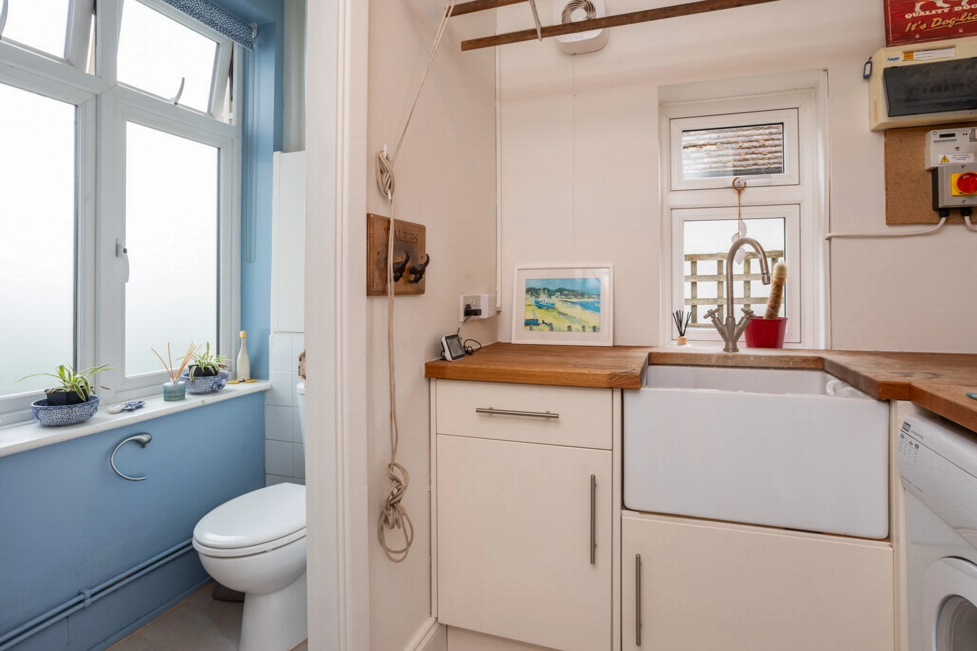 Utility room/cloakroom