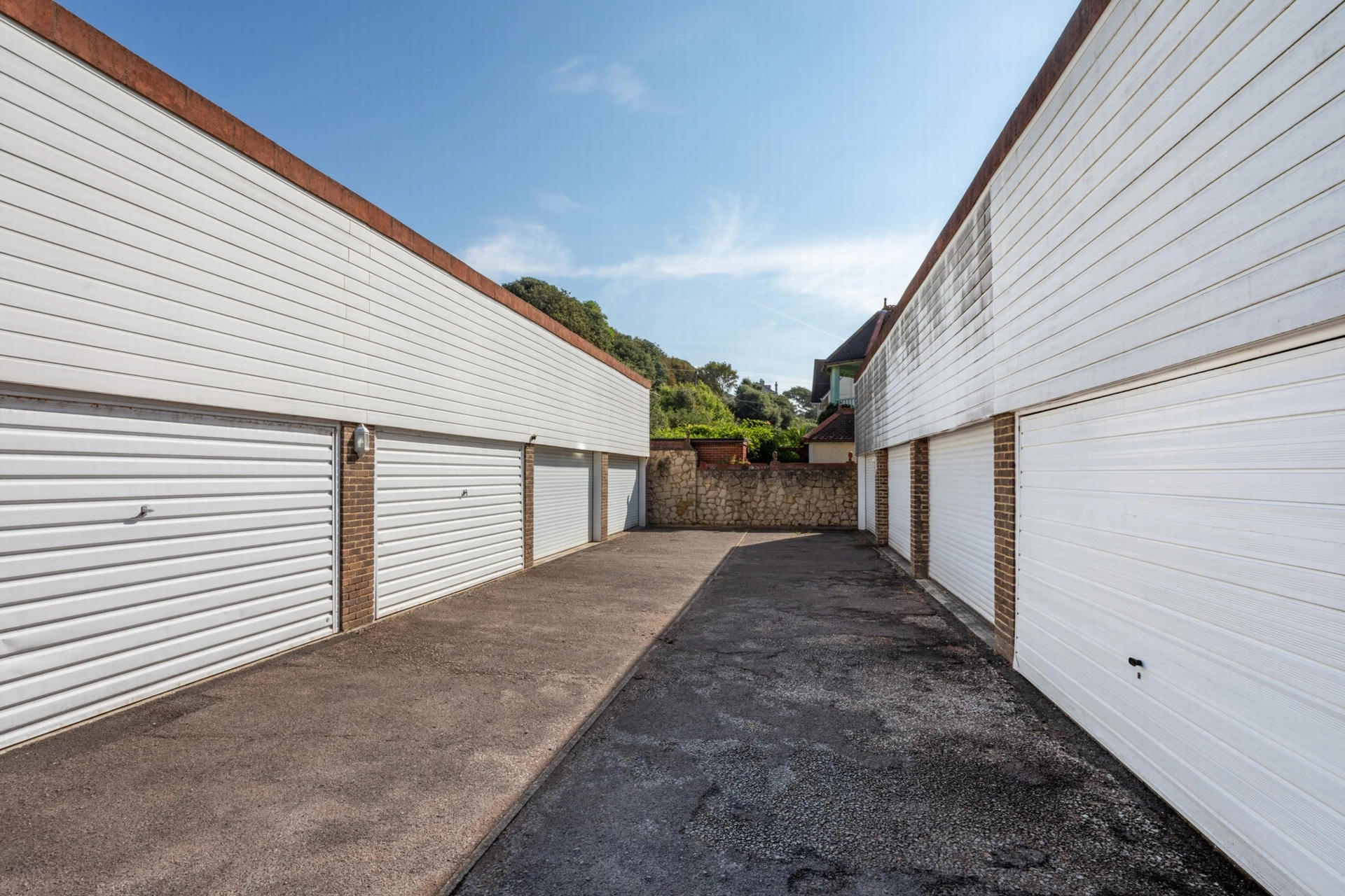 Double garage en-bloc