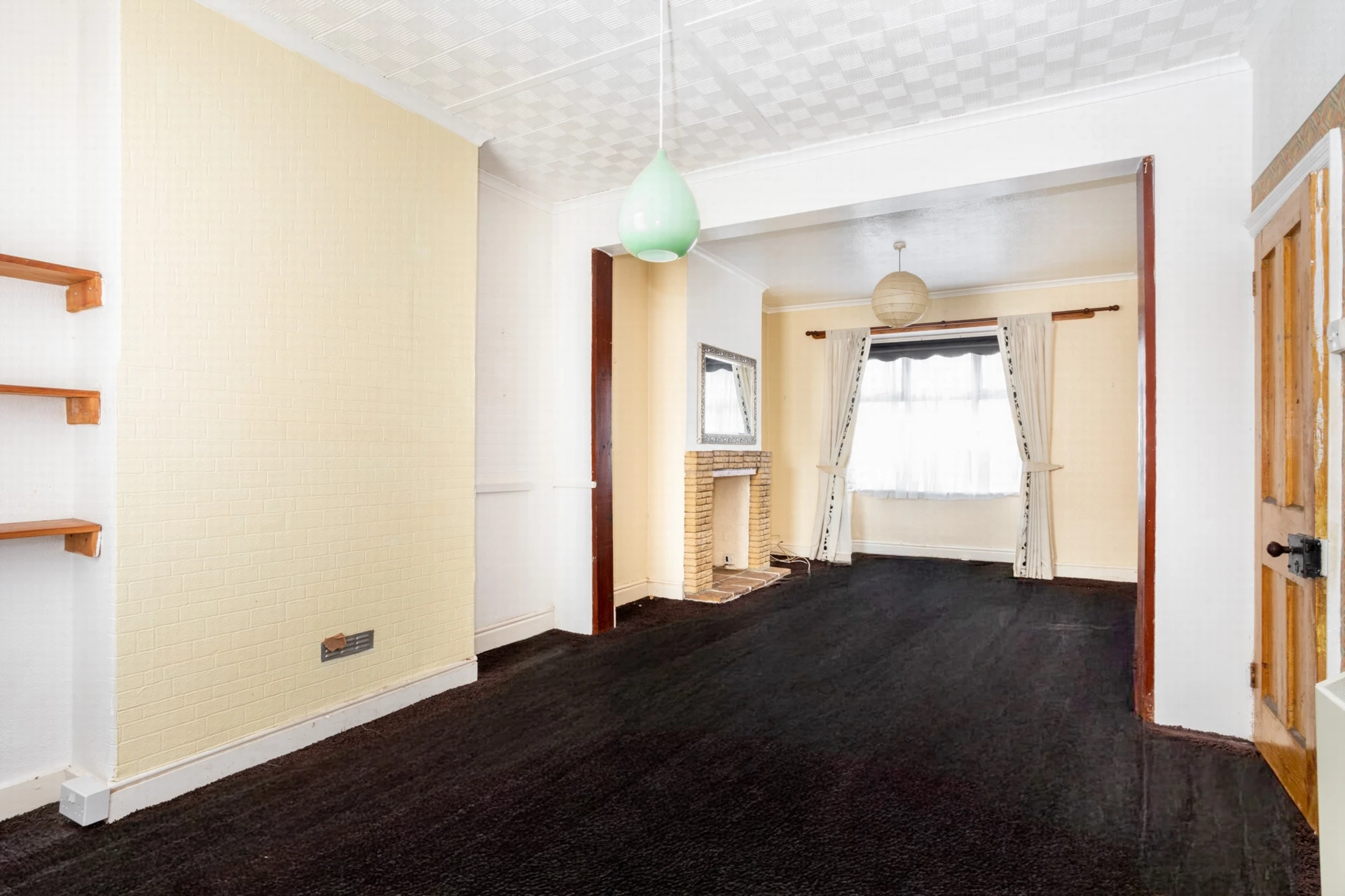 Open to sitting room