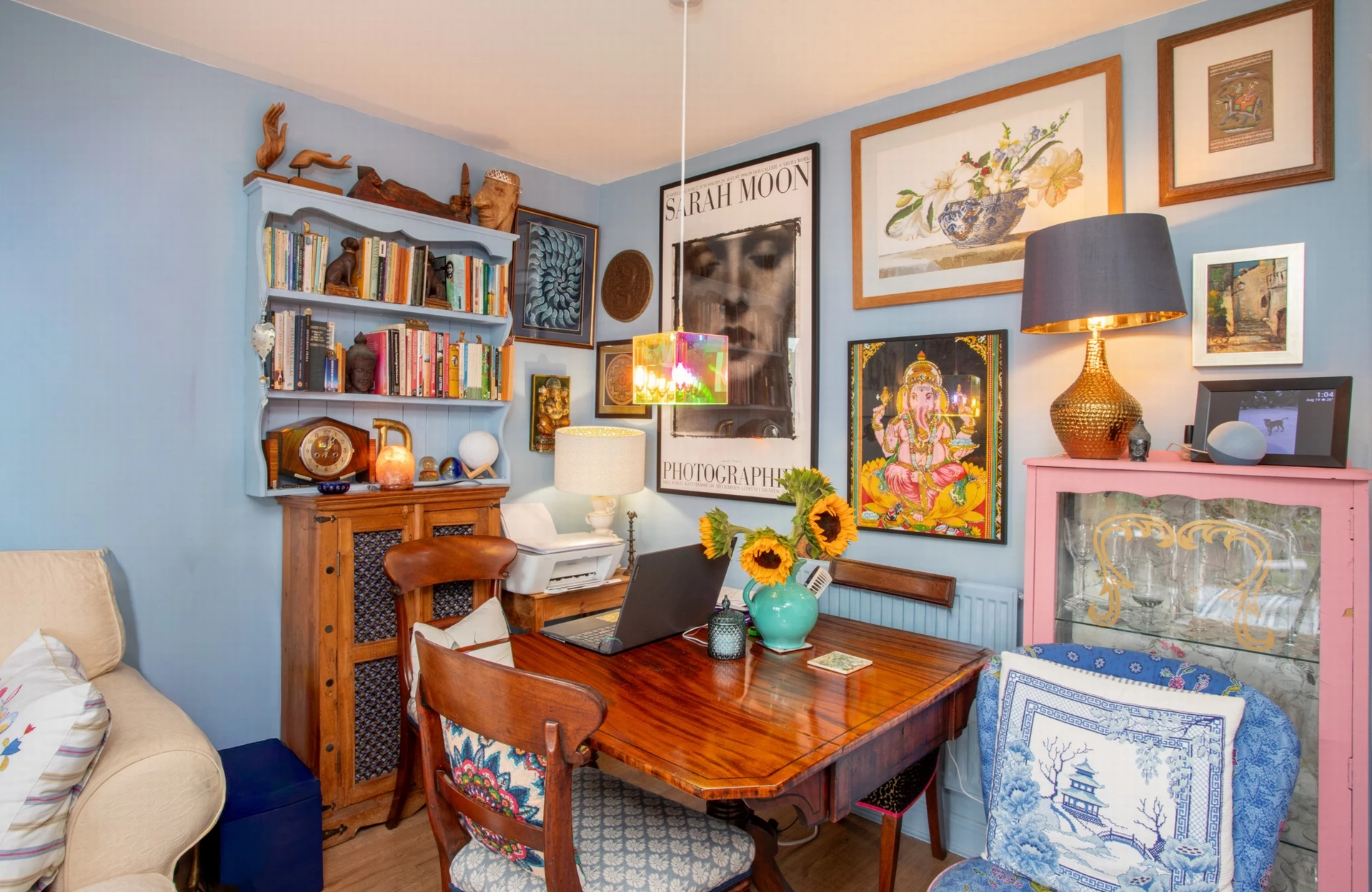 Sitting/dining room