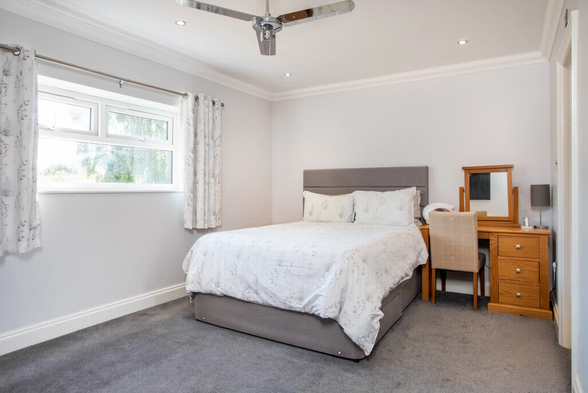 Principal bedroom