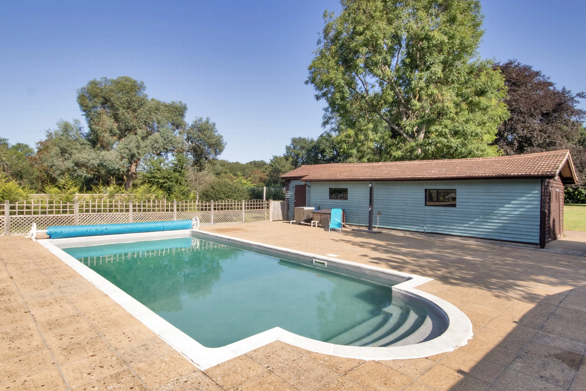 Swimming pool