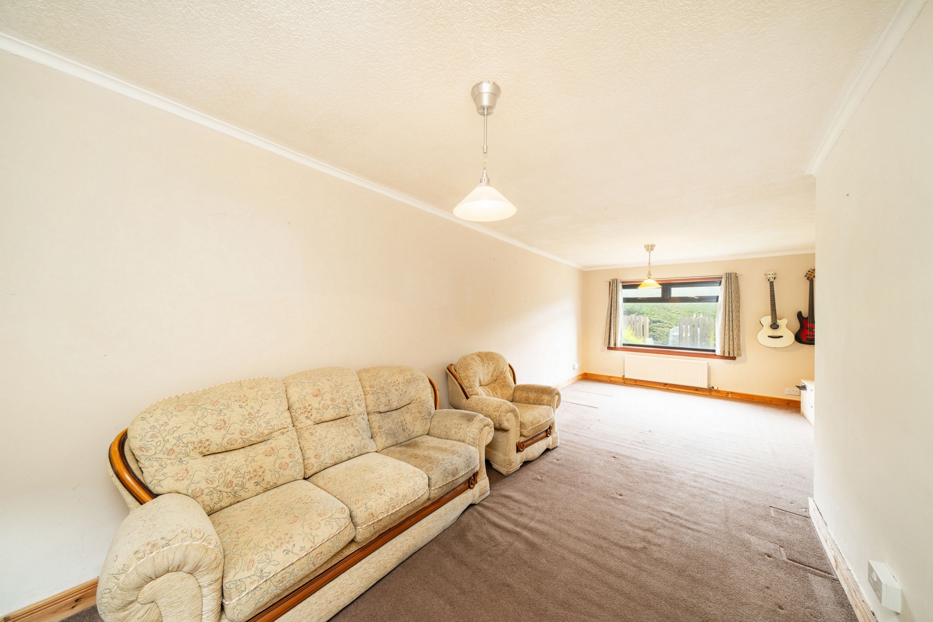 Property For Sale Roselea Gardens, Ladybank, KY15 3 Bedroom Terraced