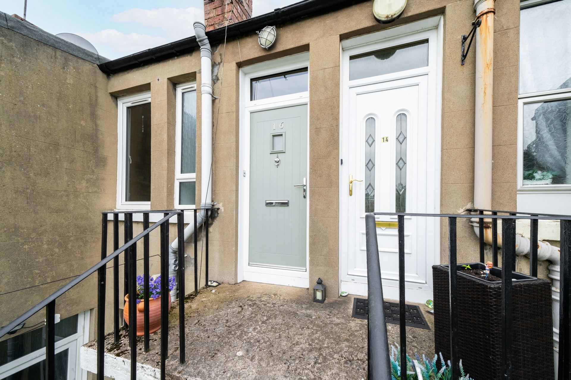 Property For Sale Hill Crescent, Cupar, KY15 2 Bedroom Flat through