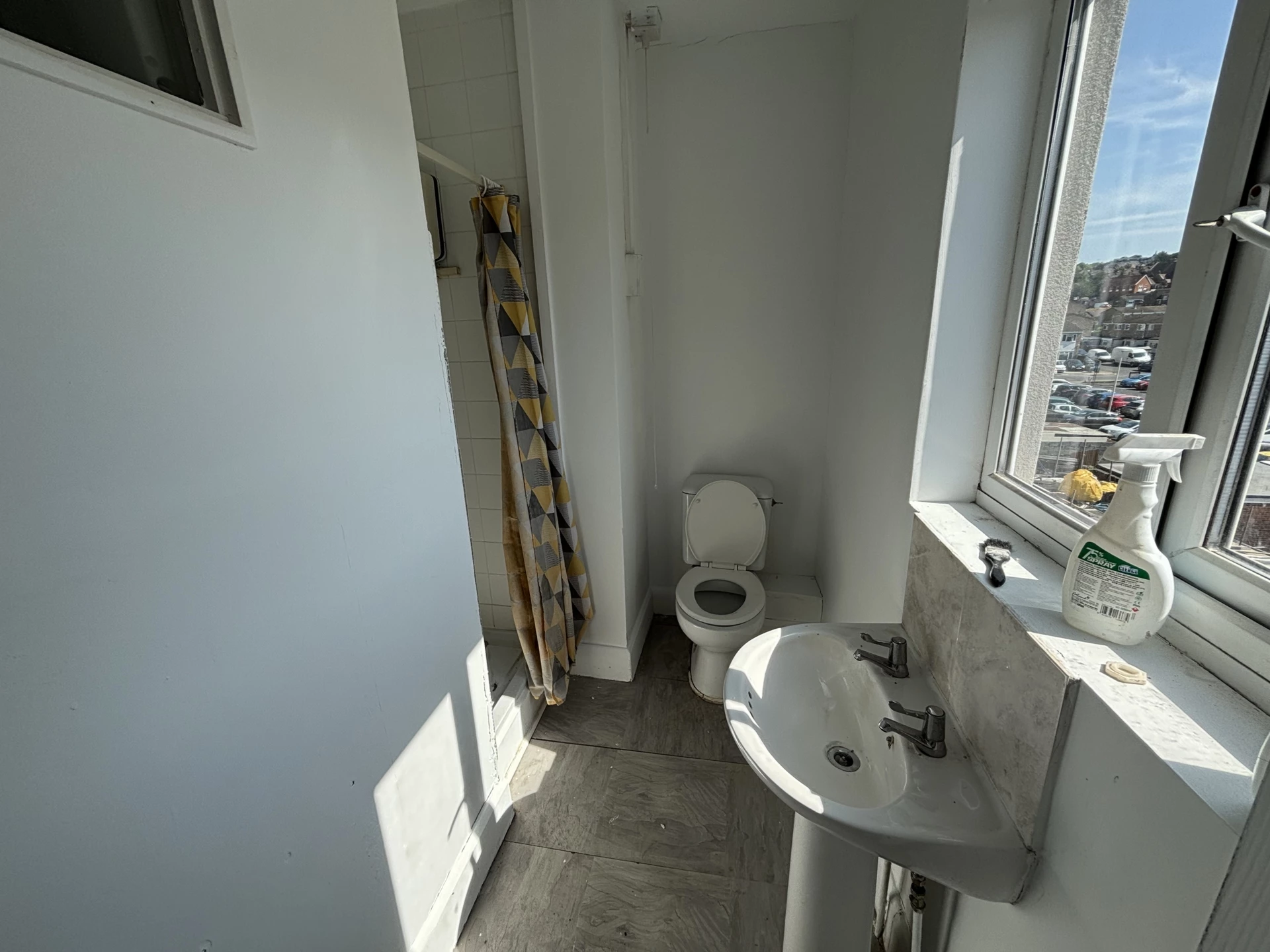 Photo 3