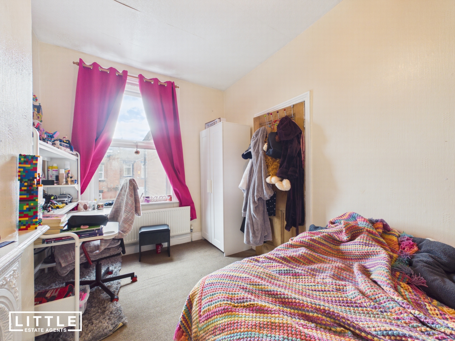 Photo 10