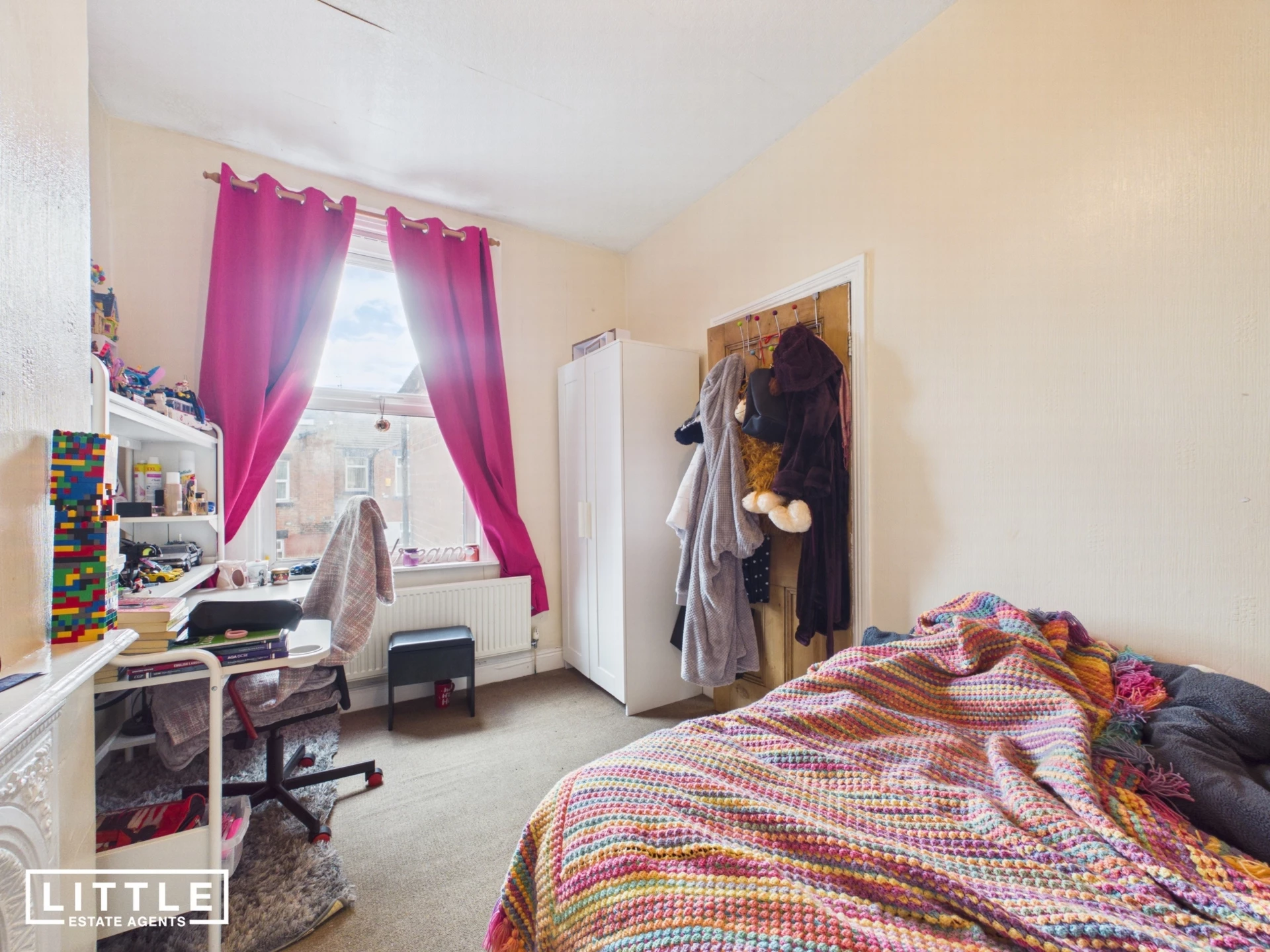 Photo 10