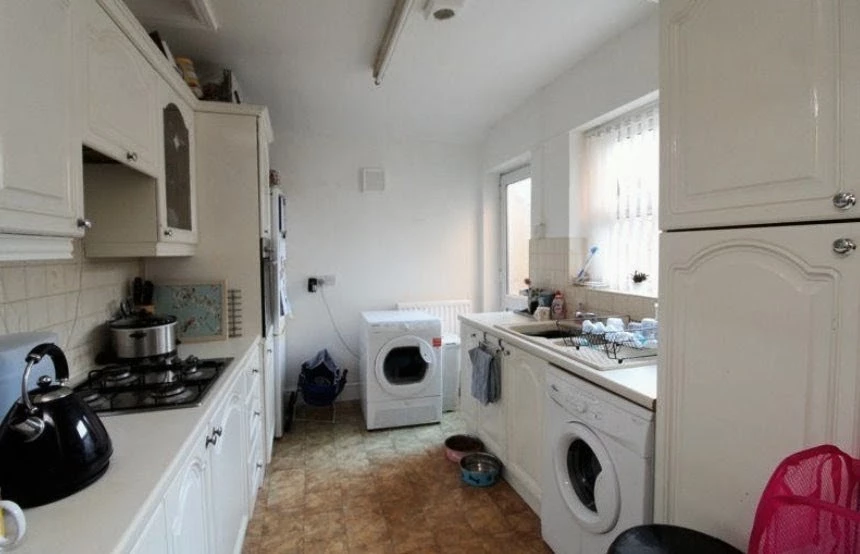 Photo 3