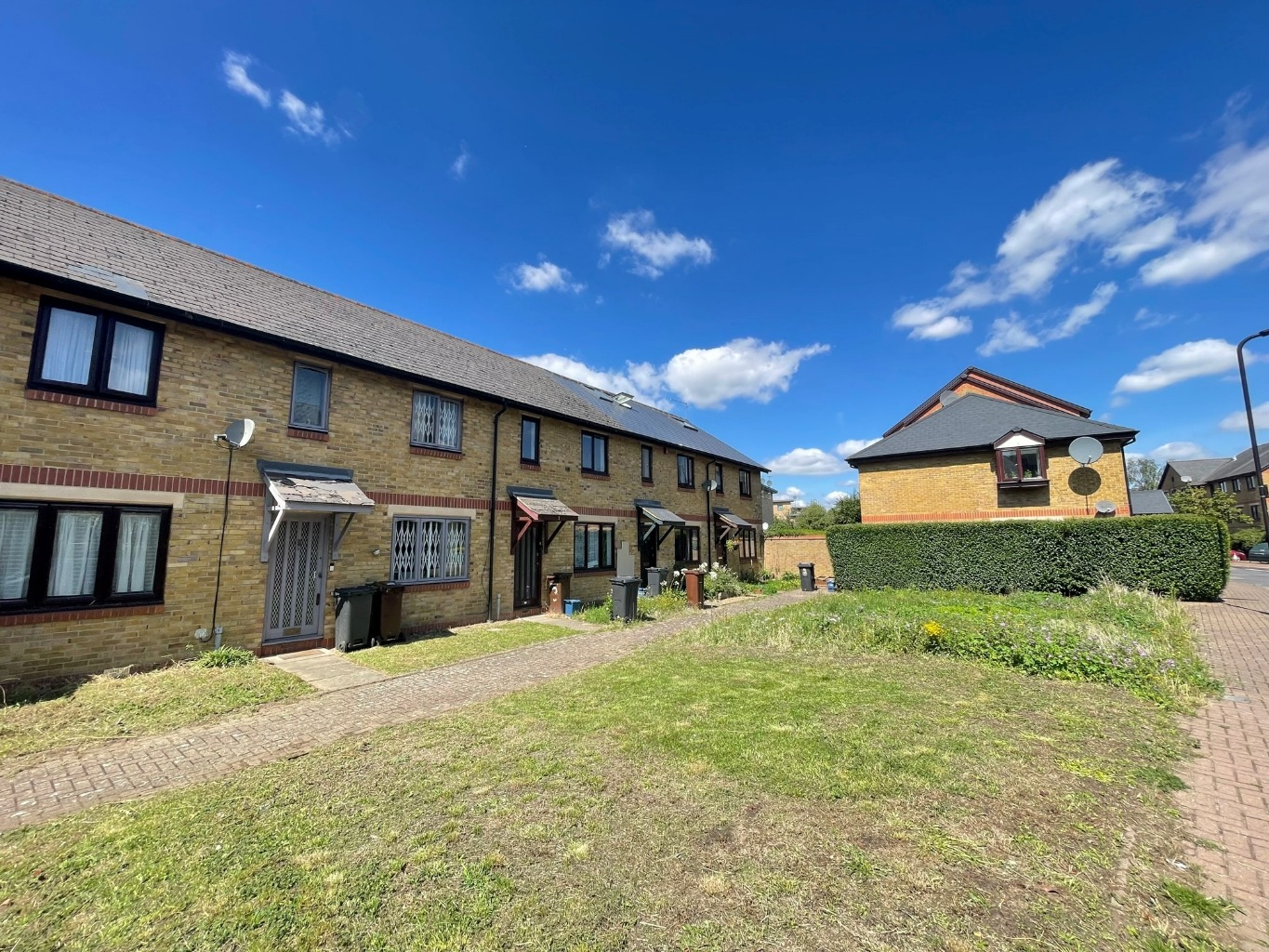 Property To Rent Riverside Close, Clapton, E5 3 Bedroom Terraced