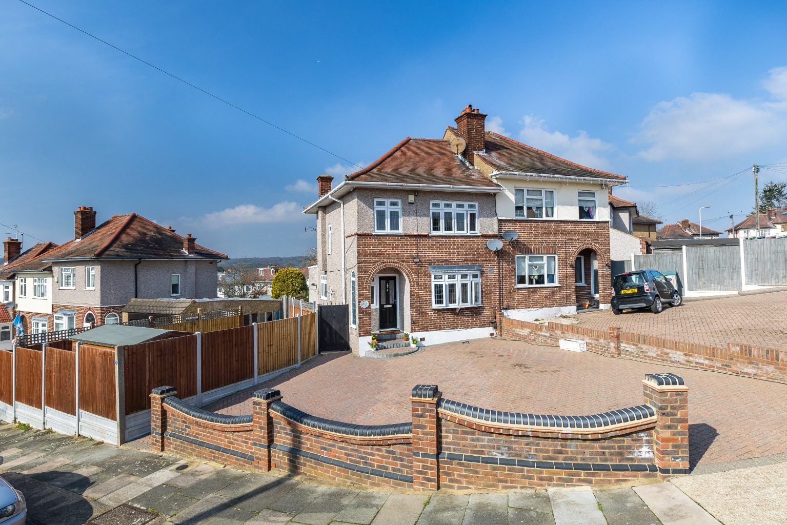 Property For Sale Silvermere Avenue, Silvermere Avenue, RM5 3 Bedroom